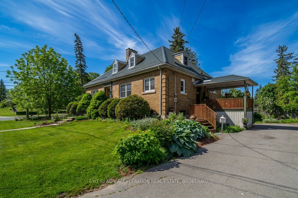 106 Donald Street Property Photo 2