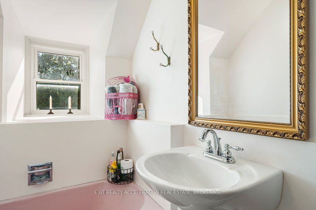 106 Donald Street Property Photo 20
