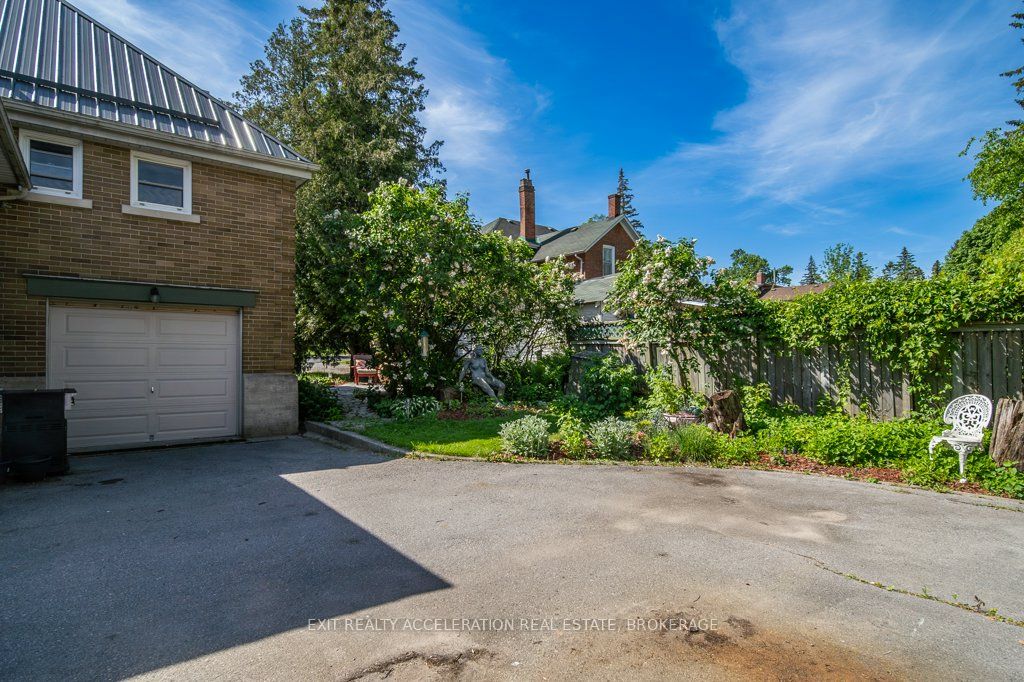 106 Donald Street Property Photo 31