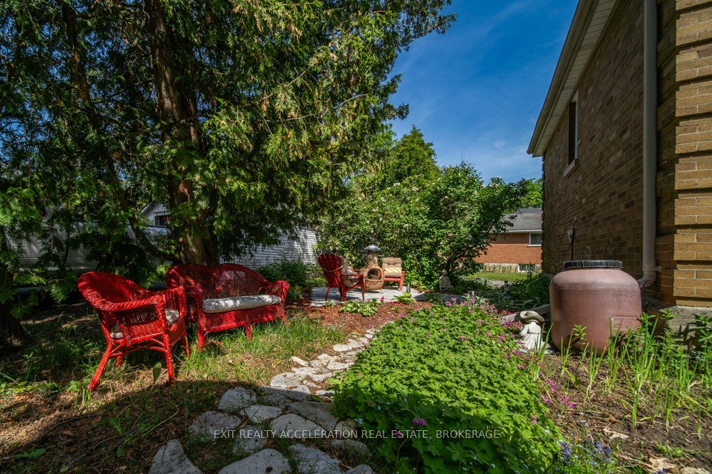106 Donald Street Property Photo 36