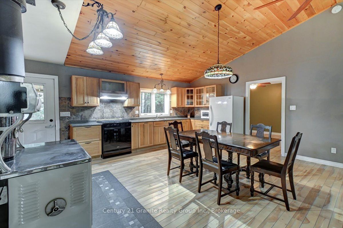 649 Madawaska Road Property Photo 5