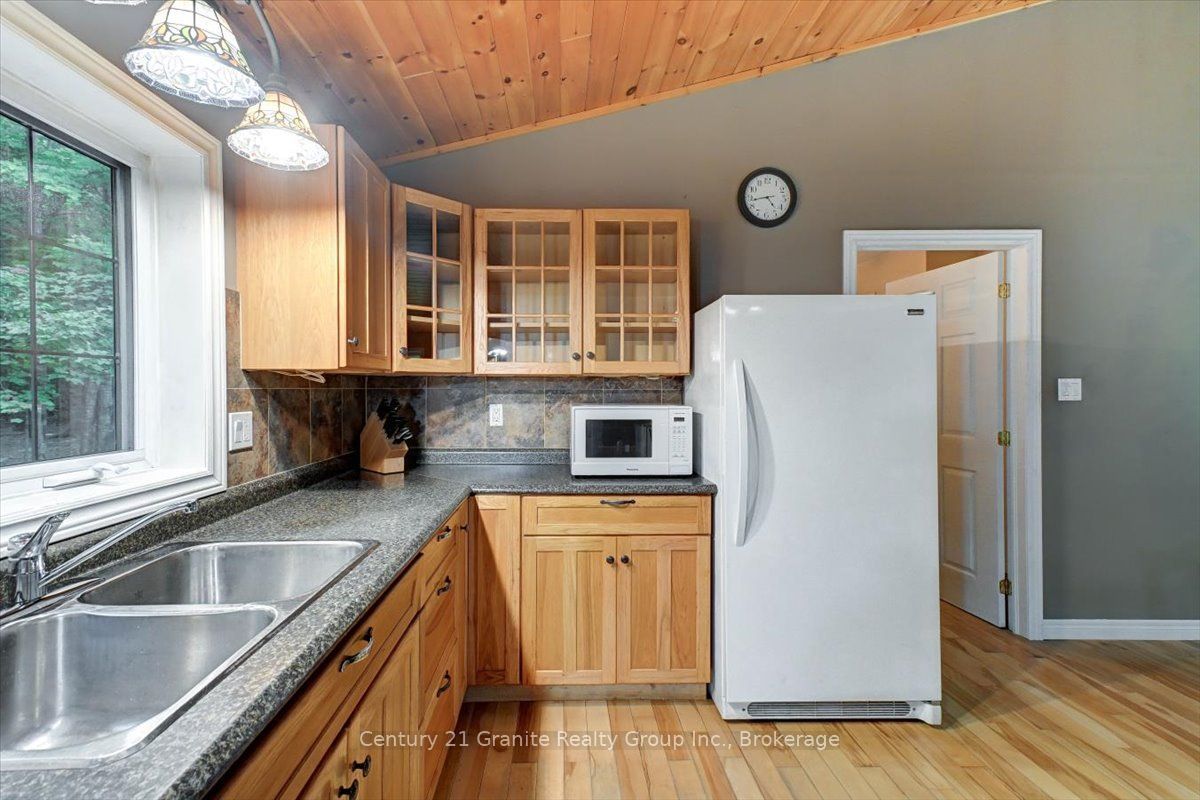 649 Madawaska Road Property Photo 11
