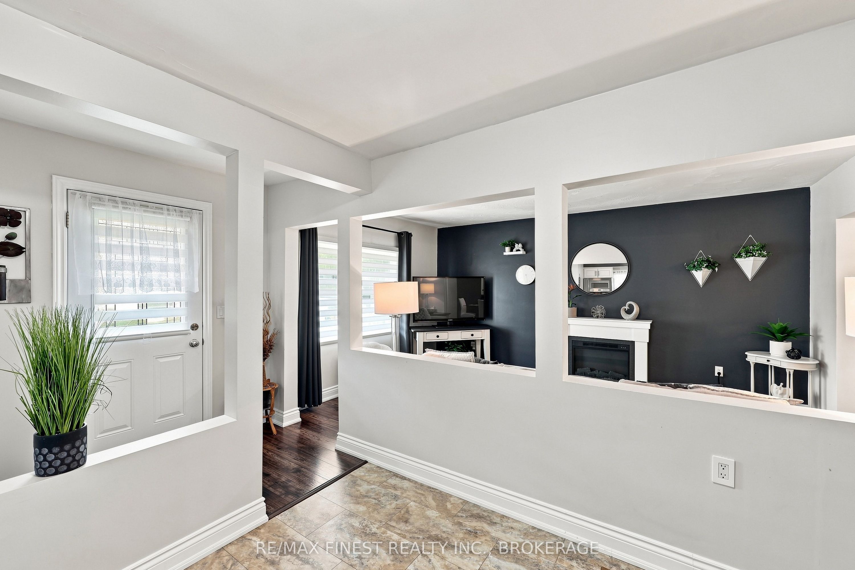 581 Division Street Property Photo 10