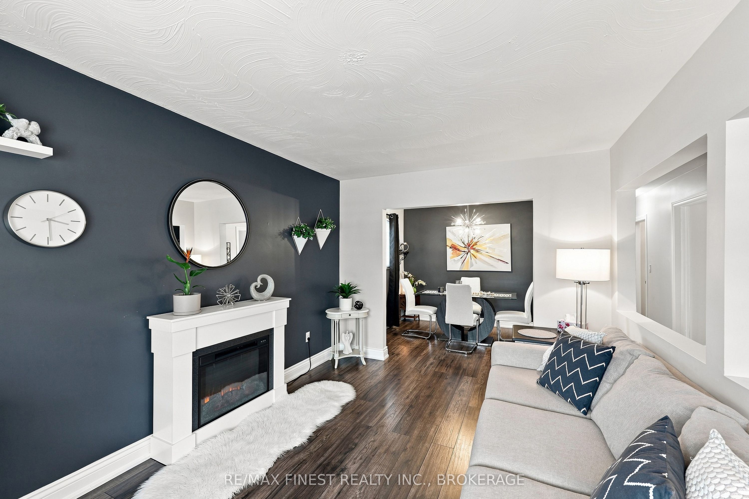 581 Division Street Property Photo 11