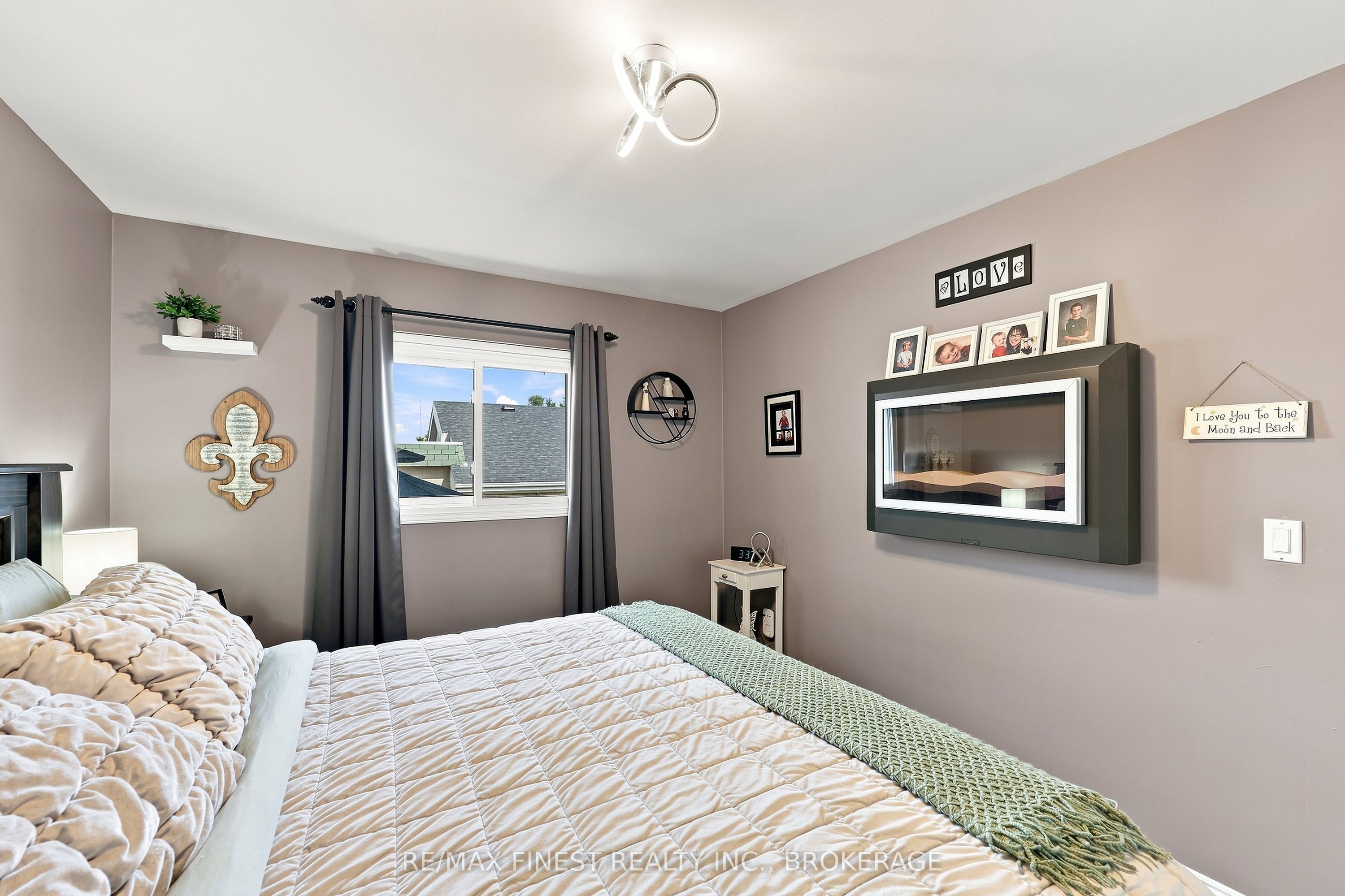 581 Division Street Property Photo 20