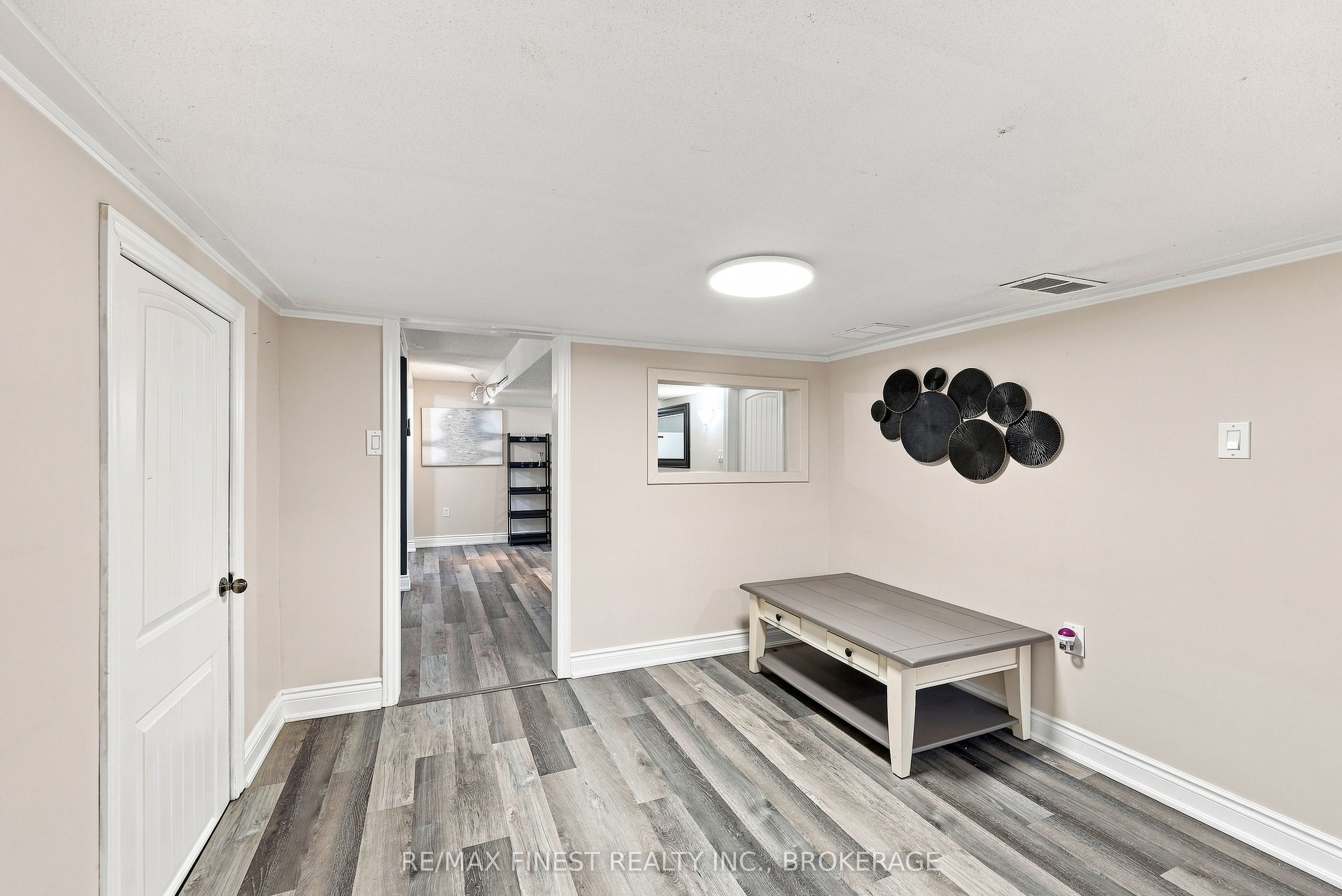 581 Division Street Property Photo 30