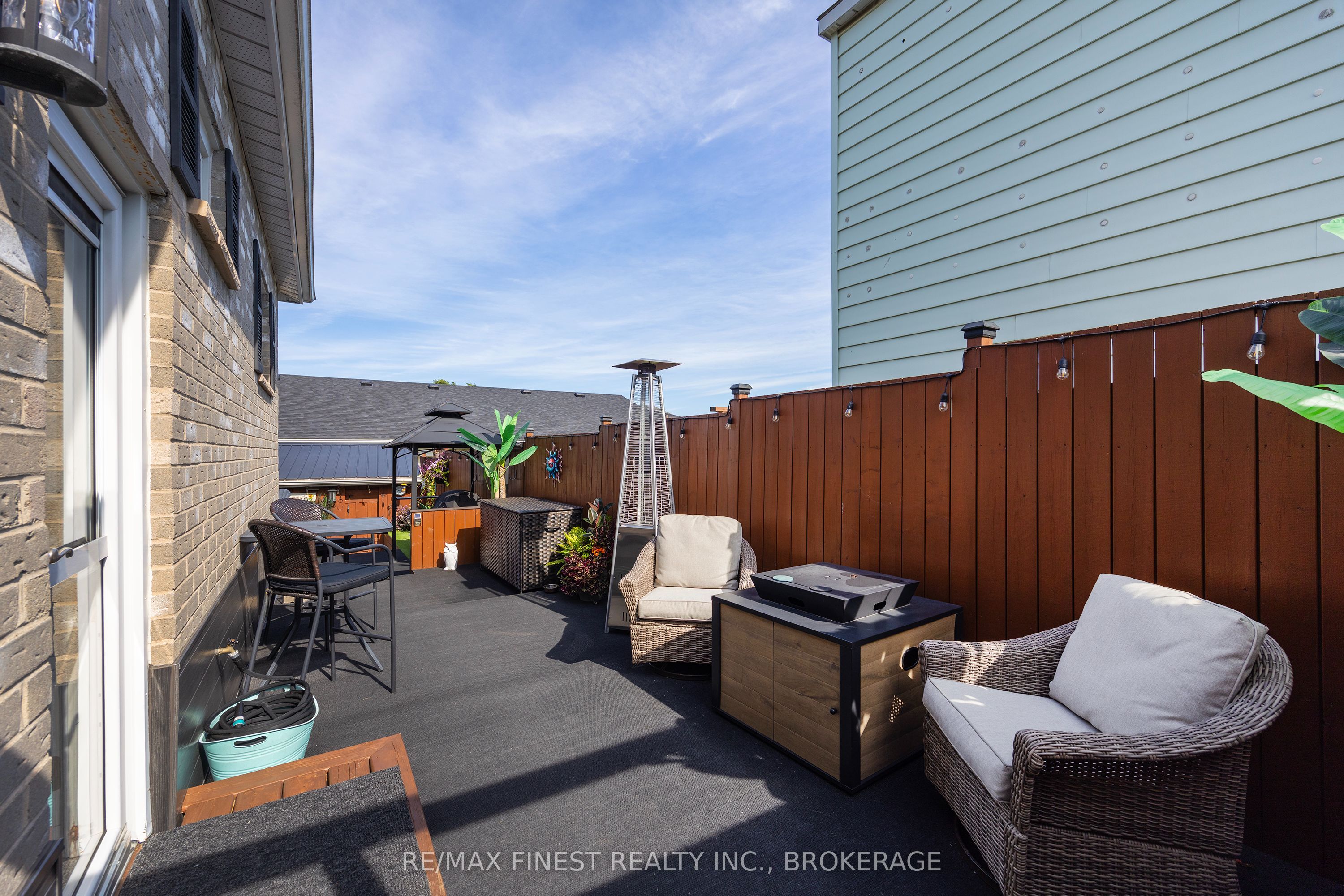 581 Division Street Property Photo 34