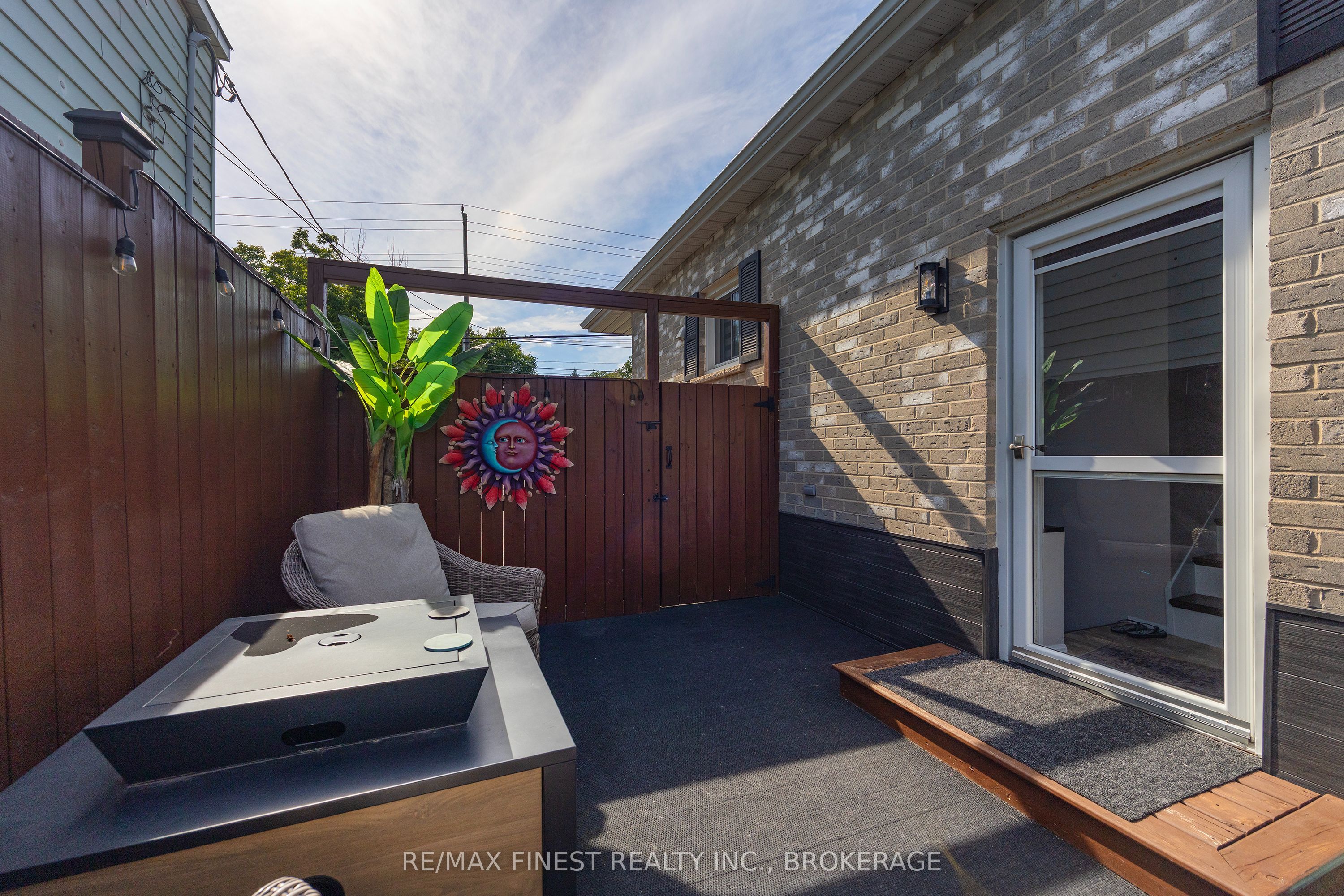 581 Division Street Property Photo 35
