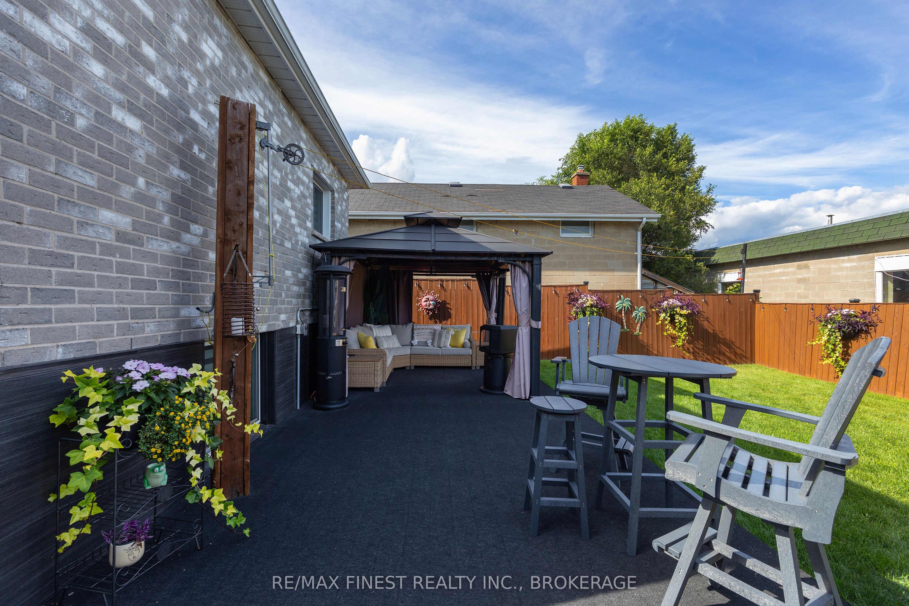 581 Division Street Property Photo 40