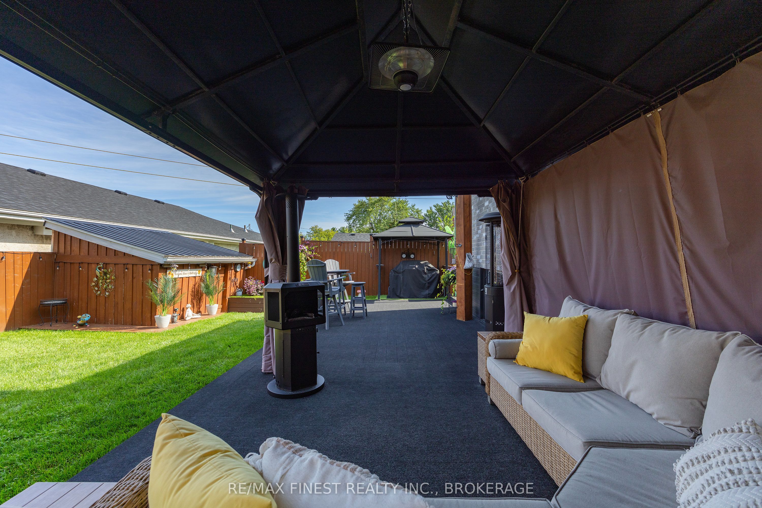 581 Division Street Property Photo 45