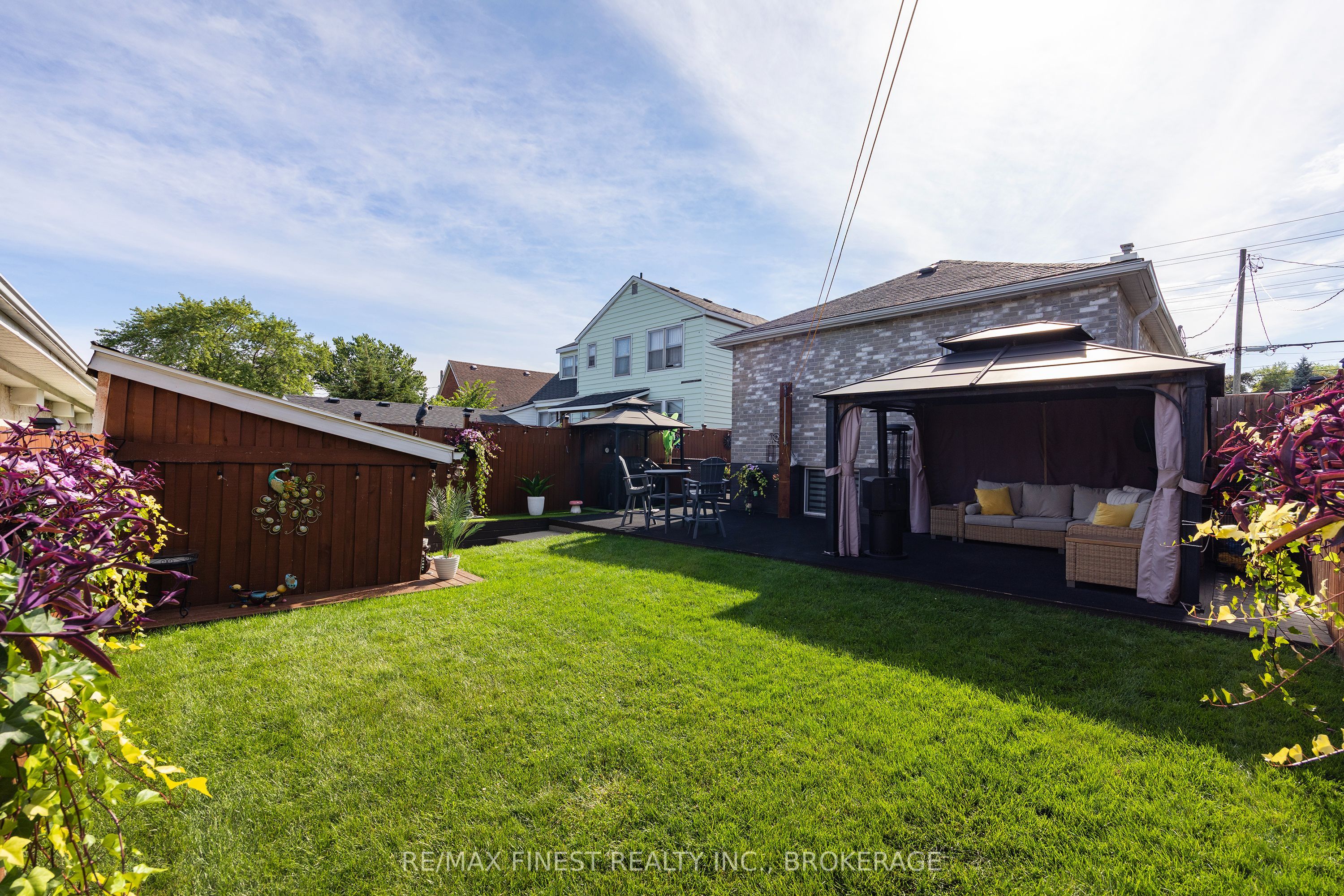 581 Division Street Property Photo 46