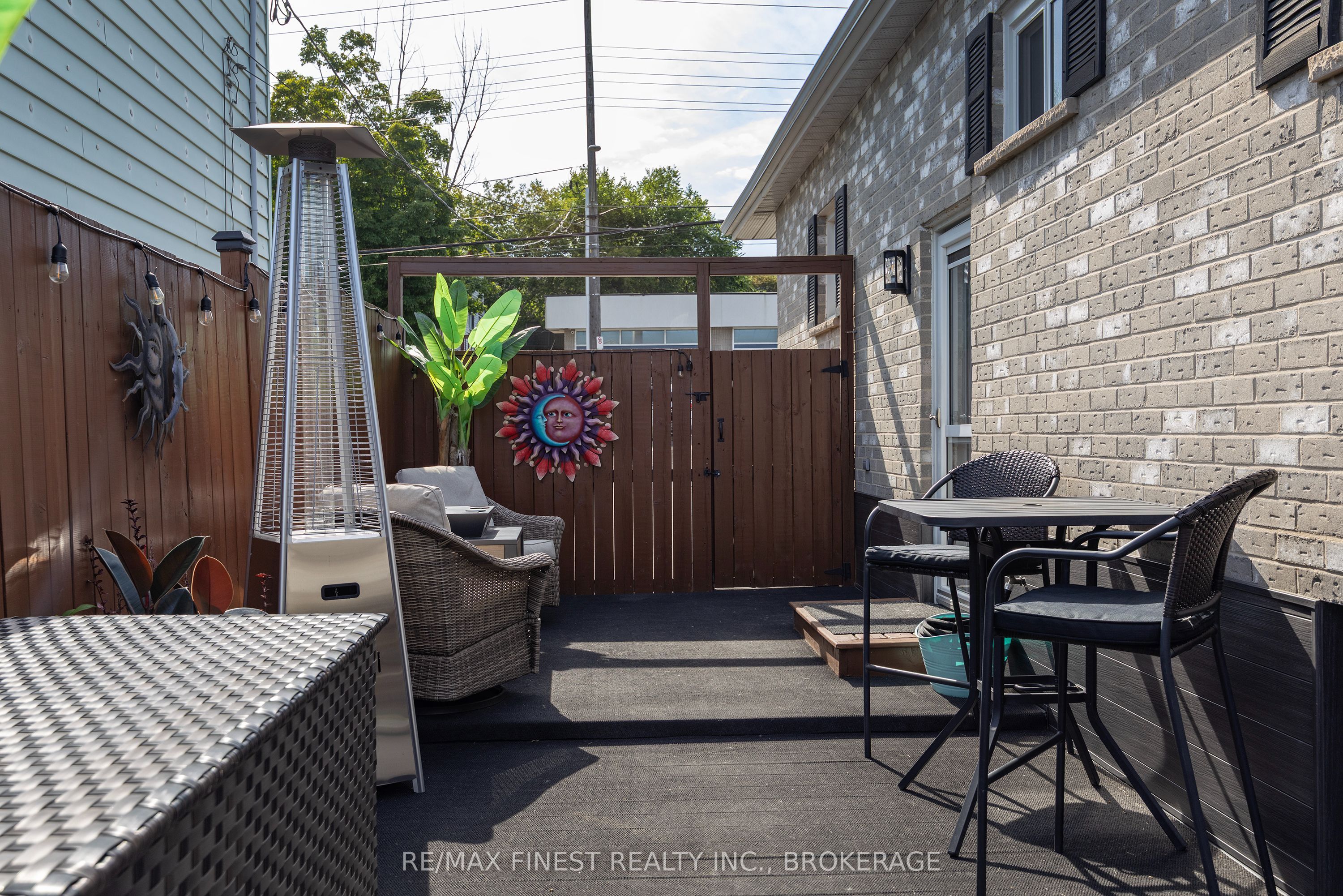 581 Division Street Property Photo 48