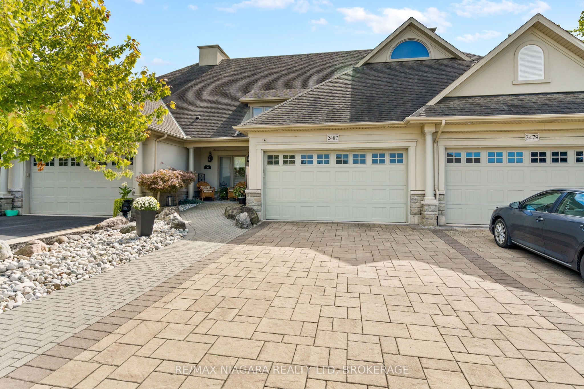 2487 Walker Court Property Photo 1