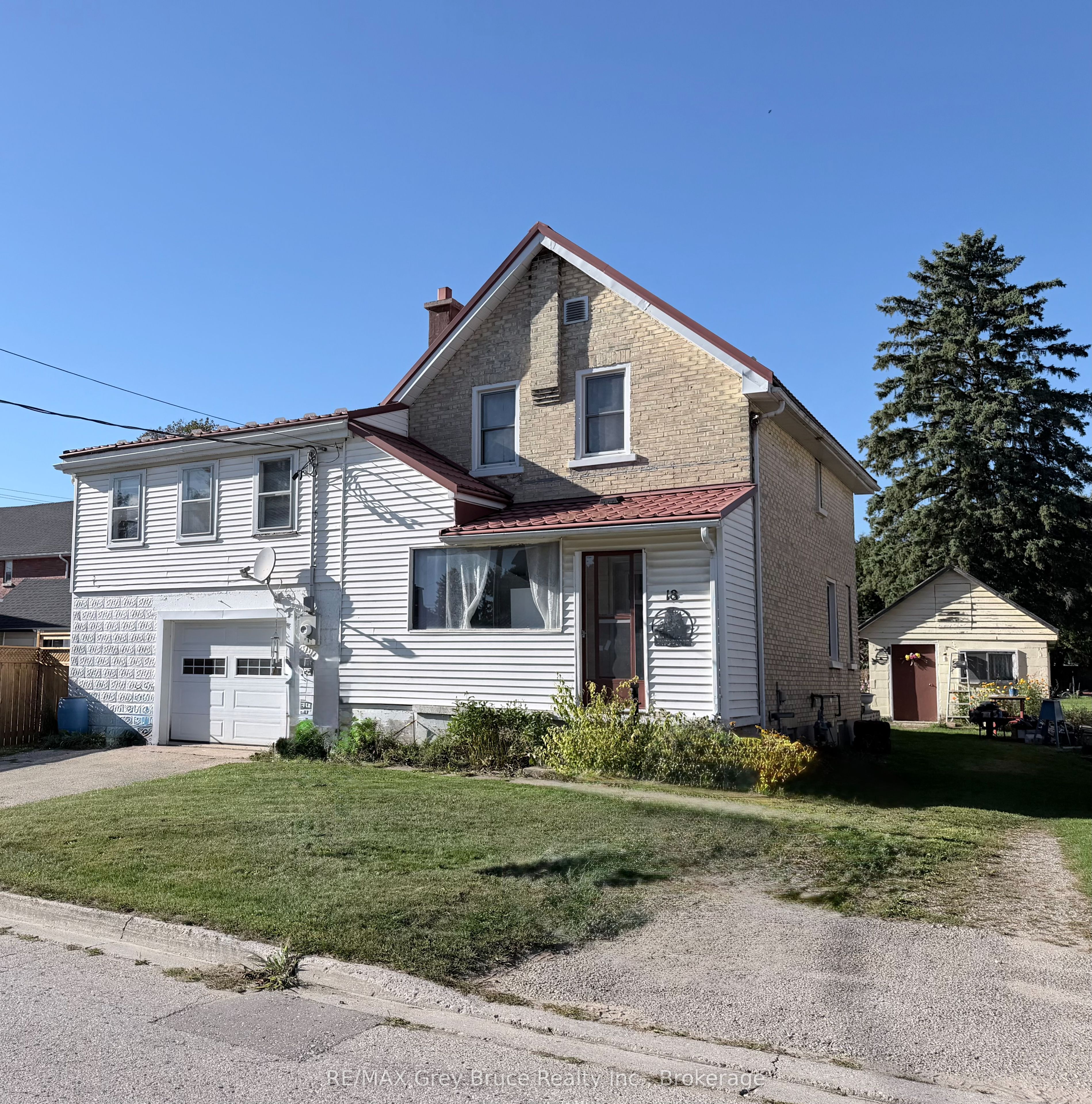 18 12th Street Se Street Property Photo 1