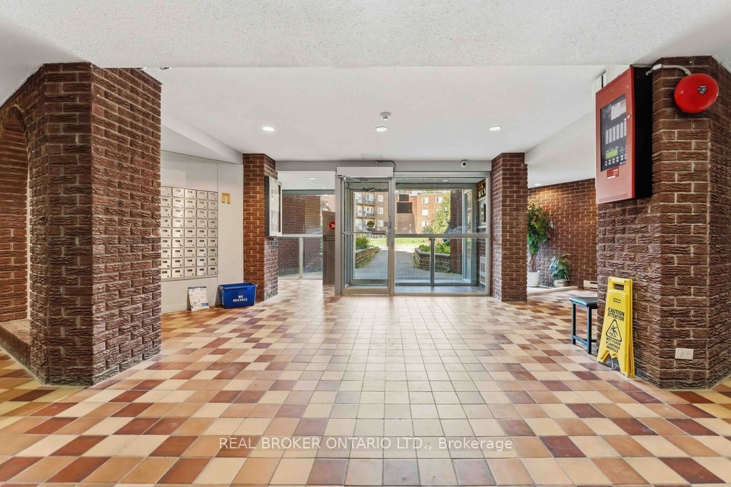 2044 Arrowsmith Drive 105 Property Photo 17