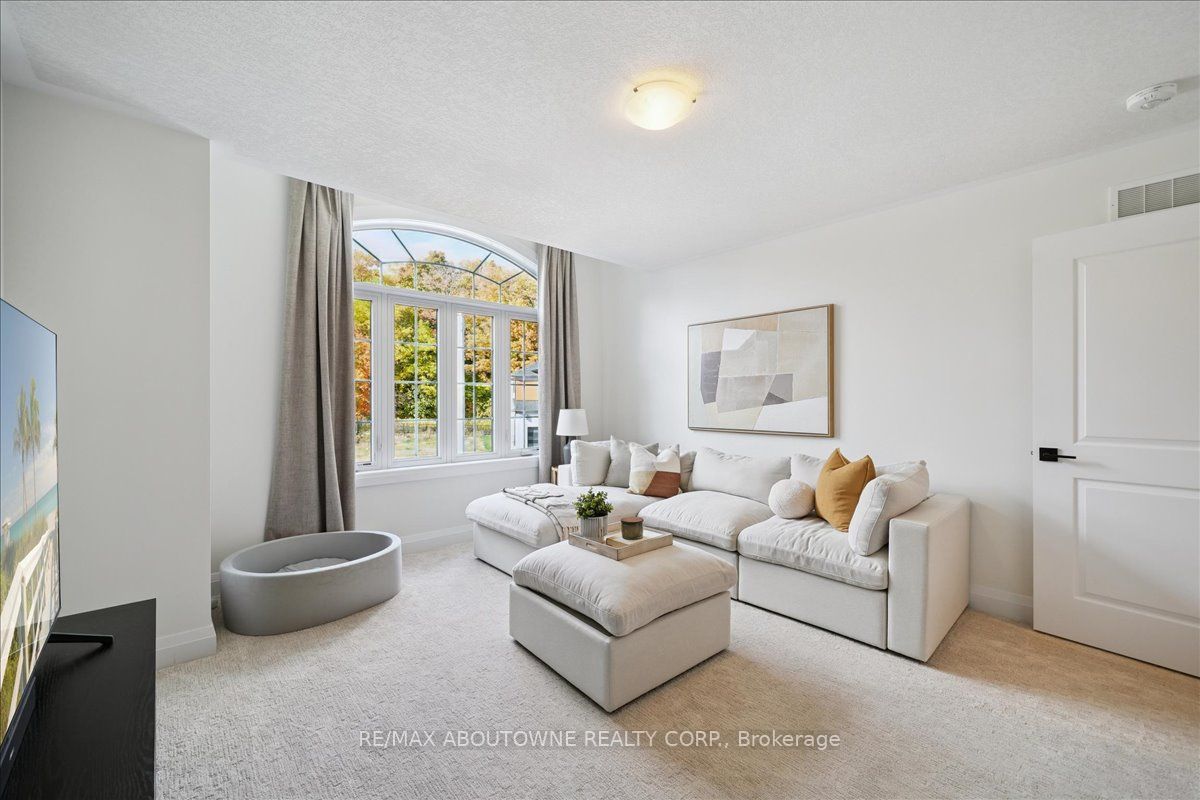 96 Nathalie Street Property Photo 24