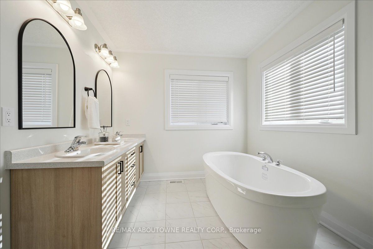96 Nathalie Street Property Photo 29