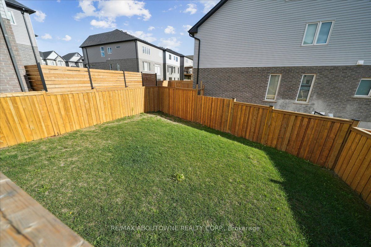 96 Nathalie Street Property Photo 34