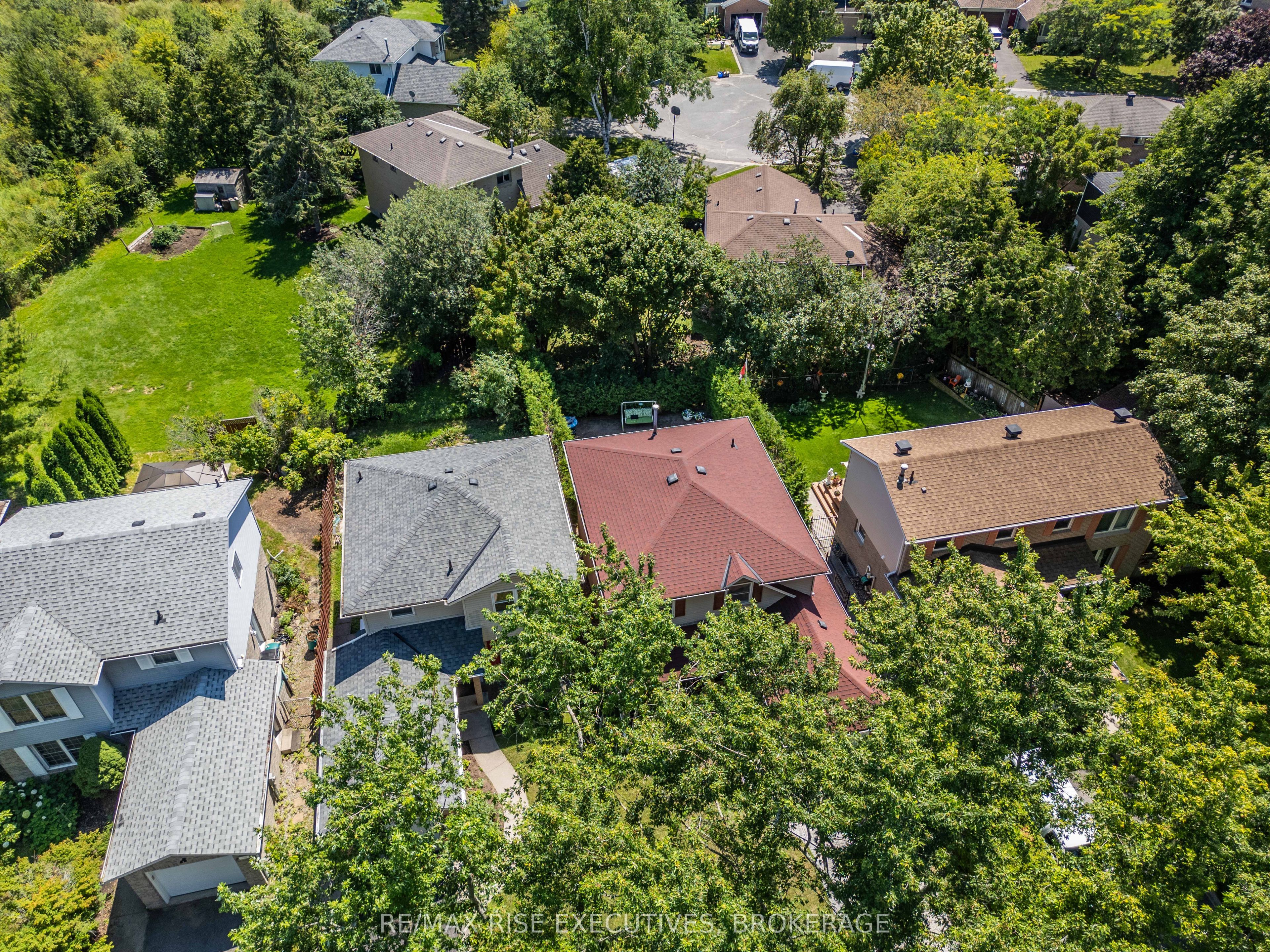 149 Grenadier Drive Property Photo 41