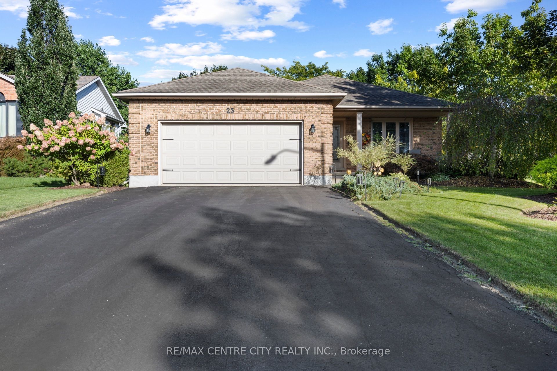 25 Daugherty Drive Property Photo 1