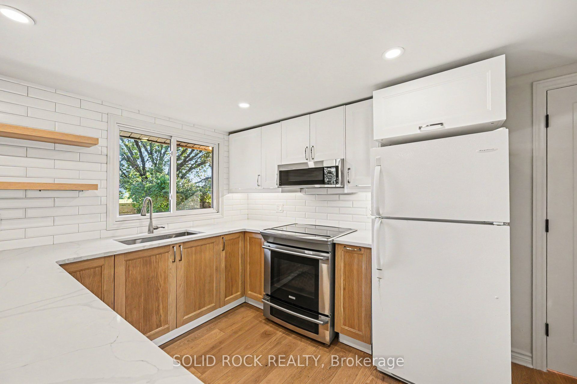 236 Campbell Drive N Property Photo 6
