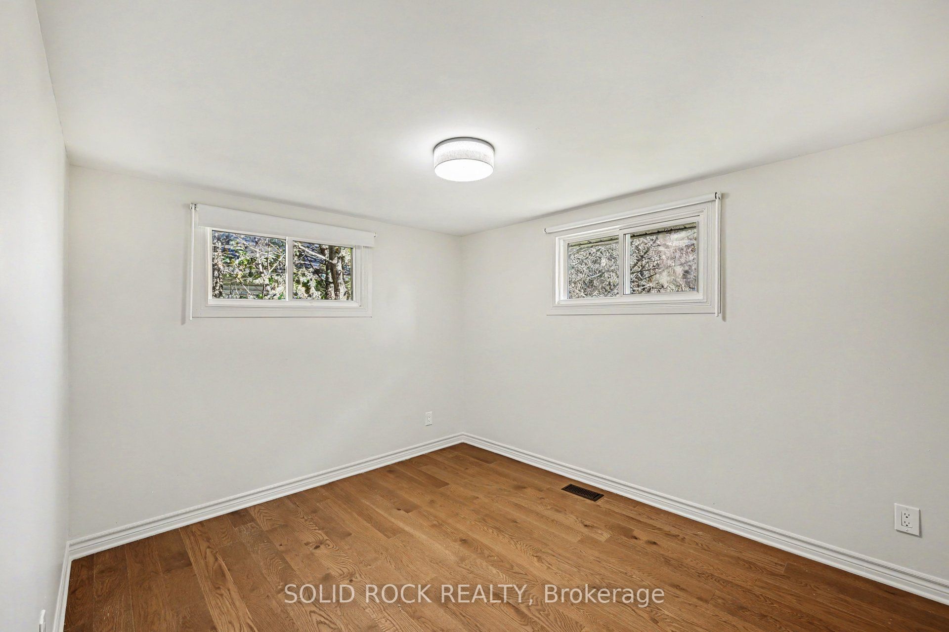 236 Campbell Drive N Property Photo 20