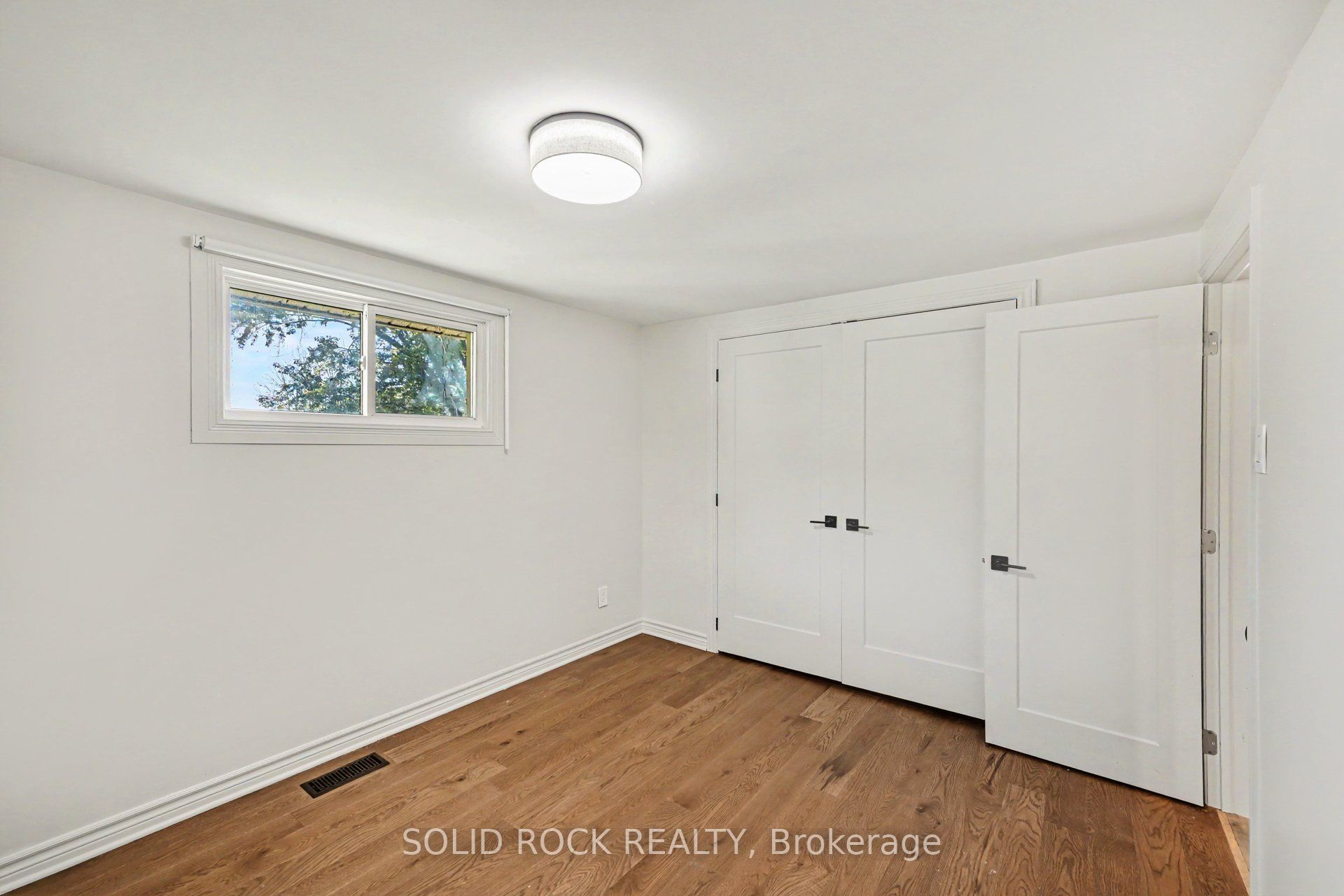 236 Campbell Drive N Property Photo 22