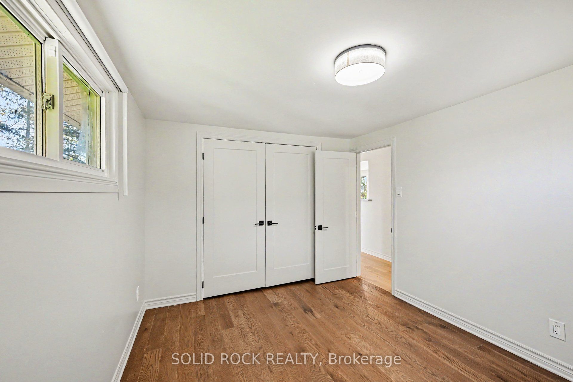 236 Campbell Drive N Property Photo 23