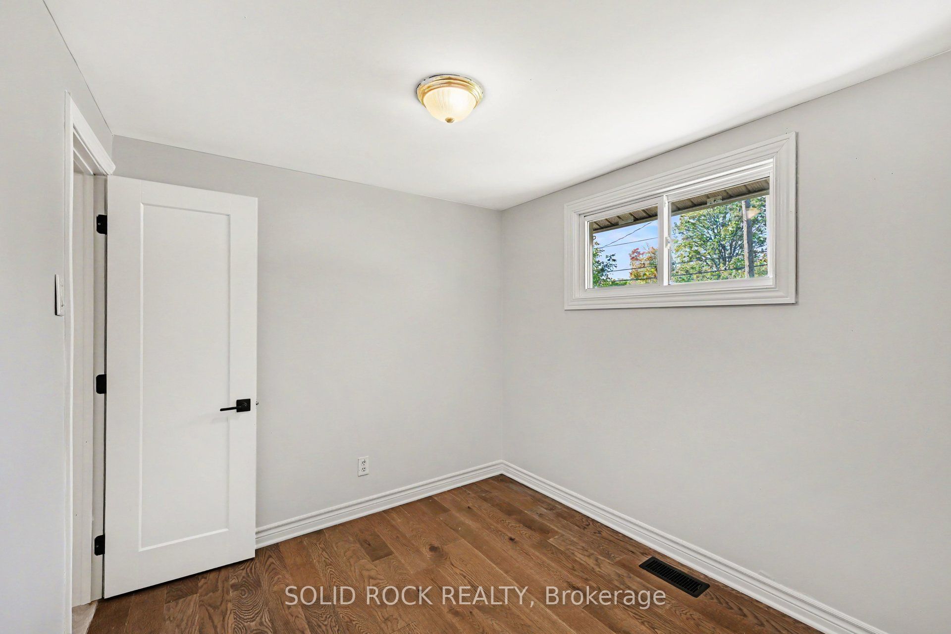 236 Campbell Drive N Property Photo 24
