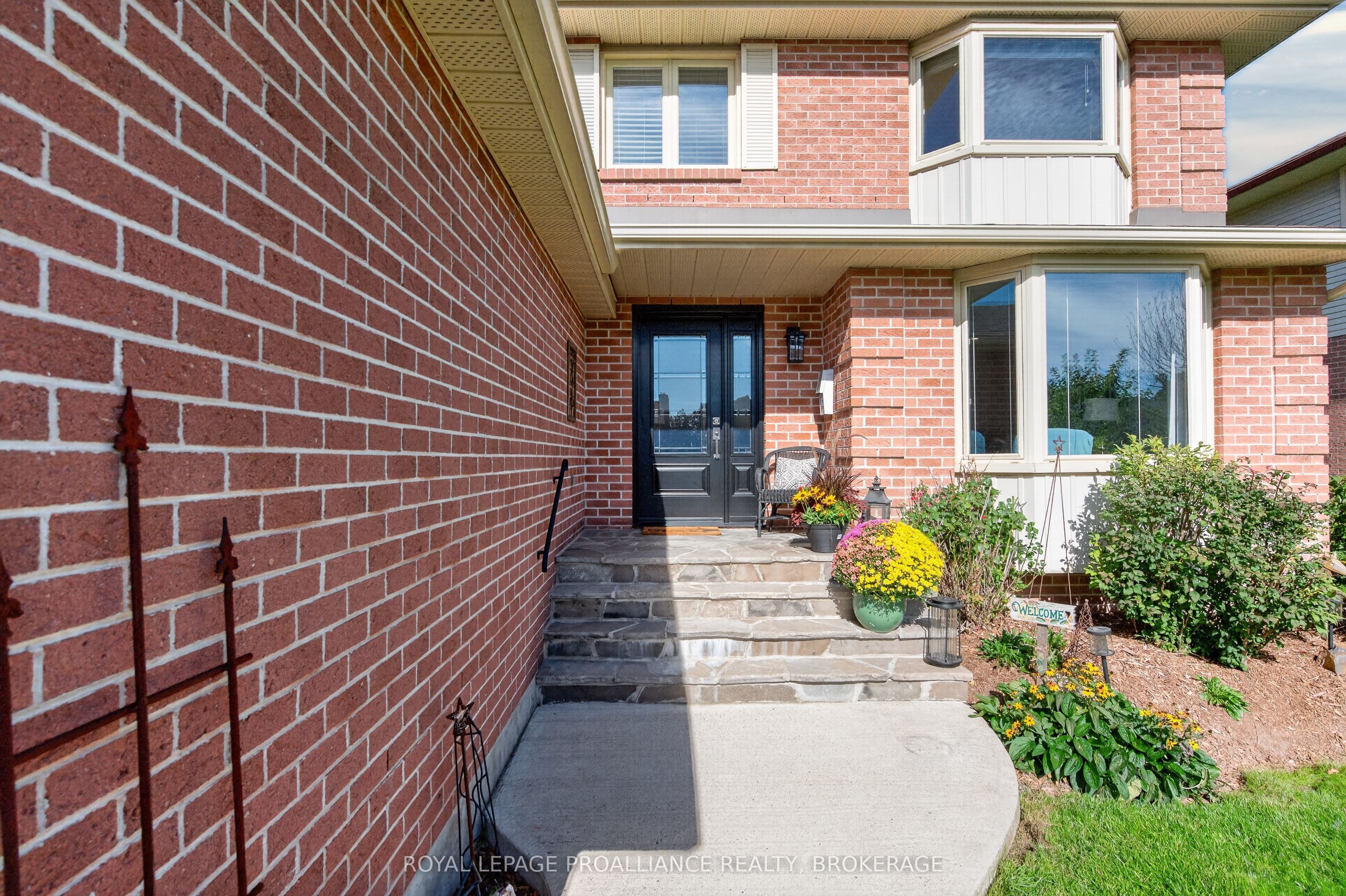 640 Braeside Crescent Property Photo 2