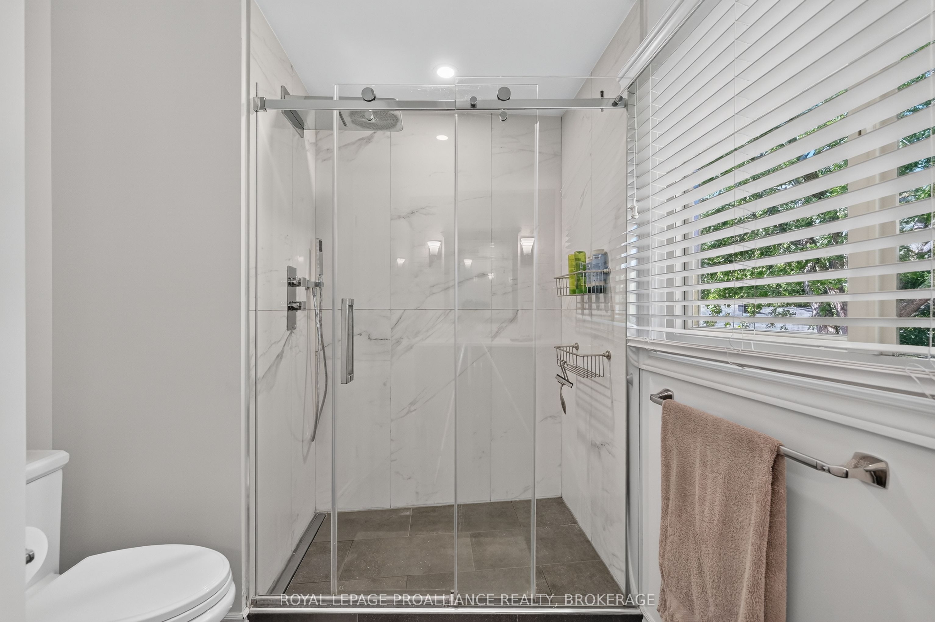 640 Braeside Crescent Property Photo 23