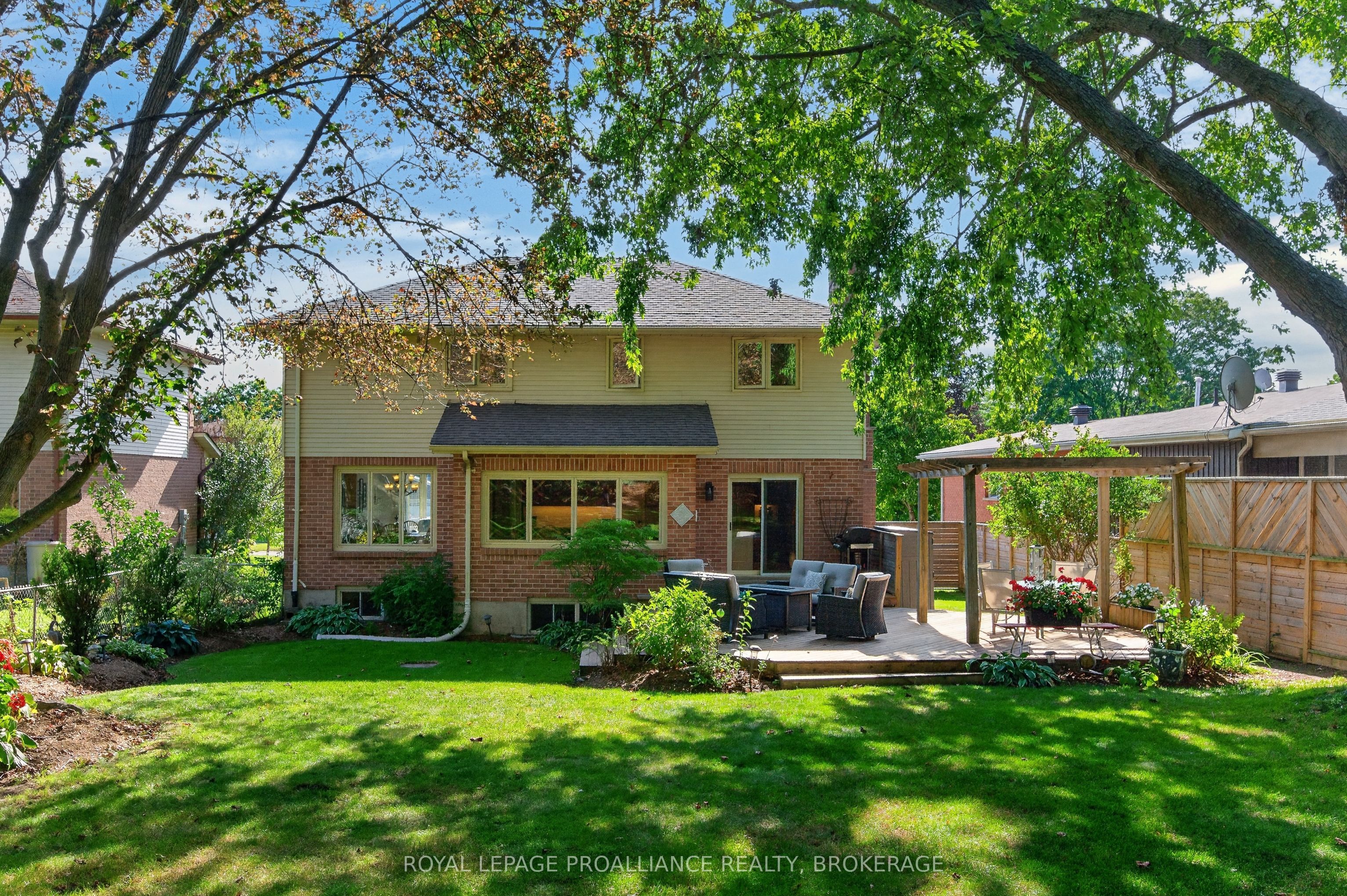 640 Braeside Crescent Property Photo 39