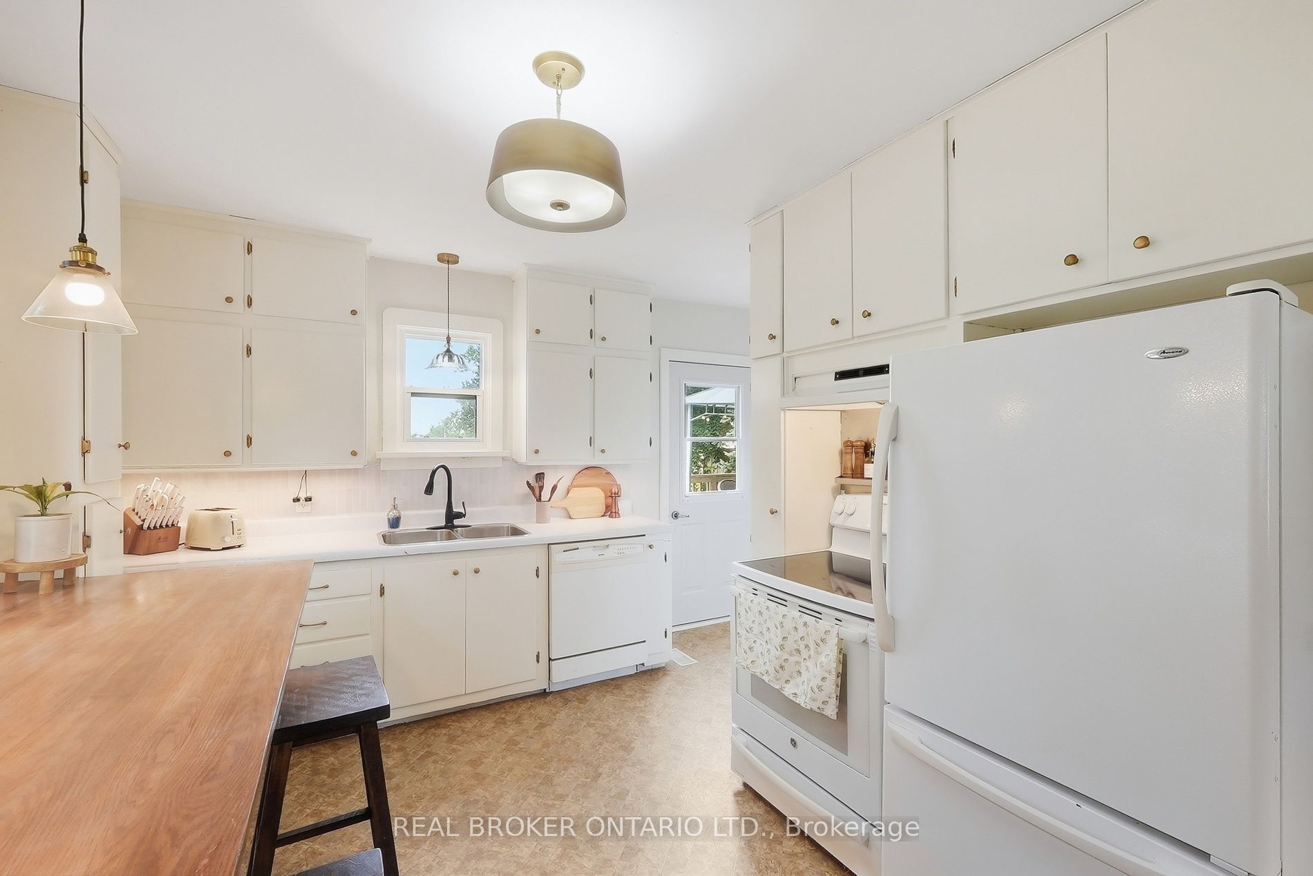 22 Temperance Street Property Photo 9