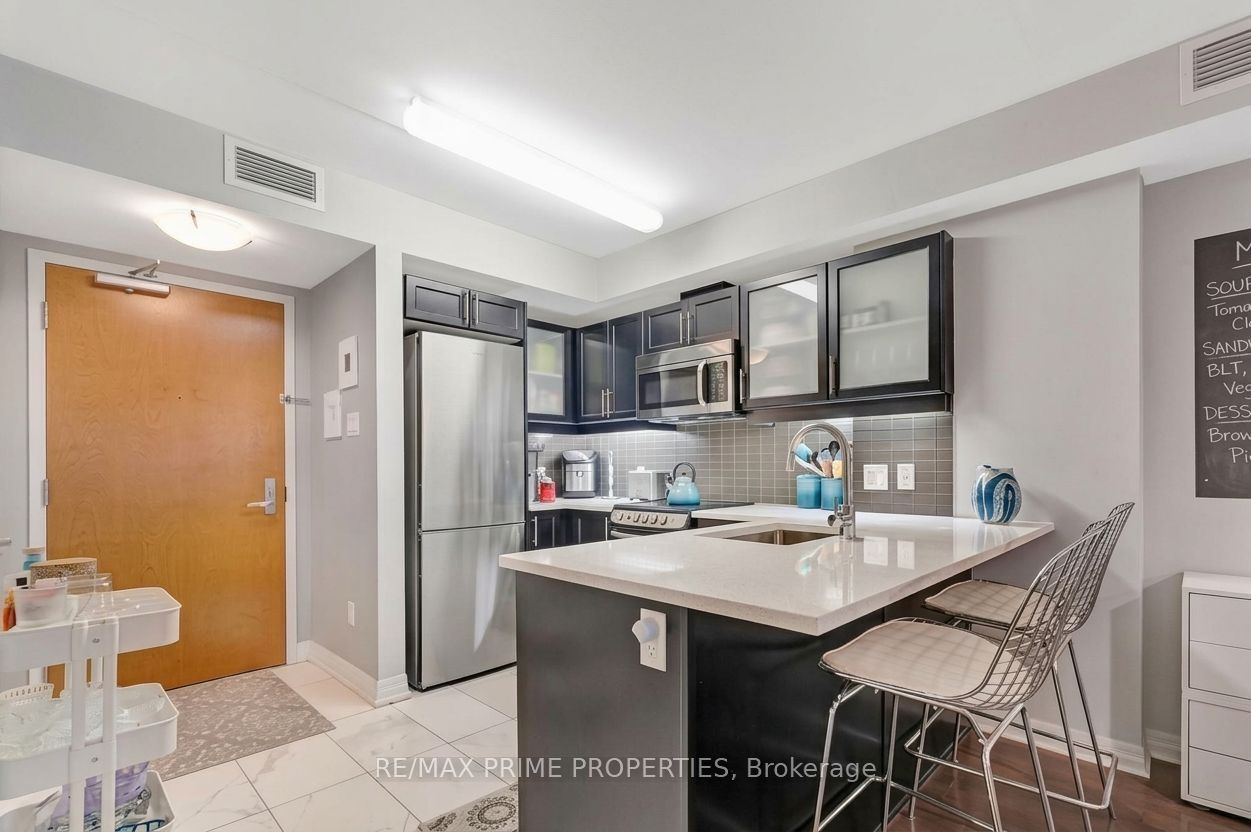 195 Besserer Street 706 Property Photo 4