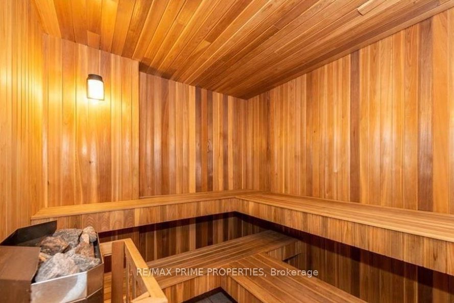195 Besserer Street 706 Property Photo 22