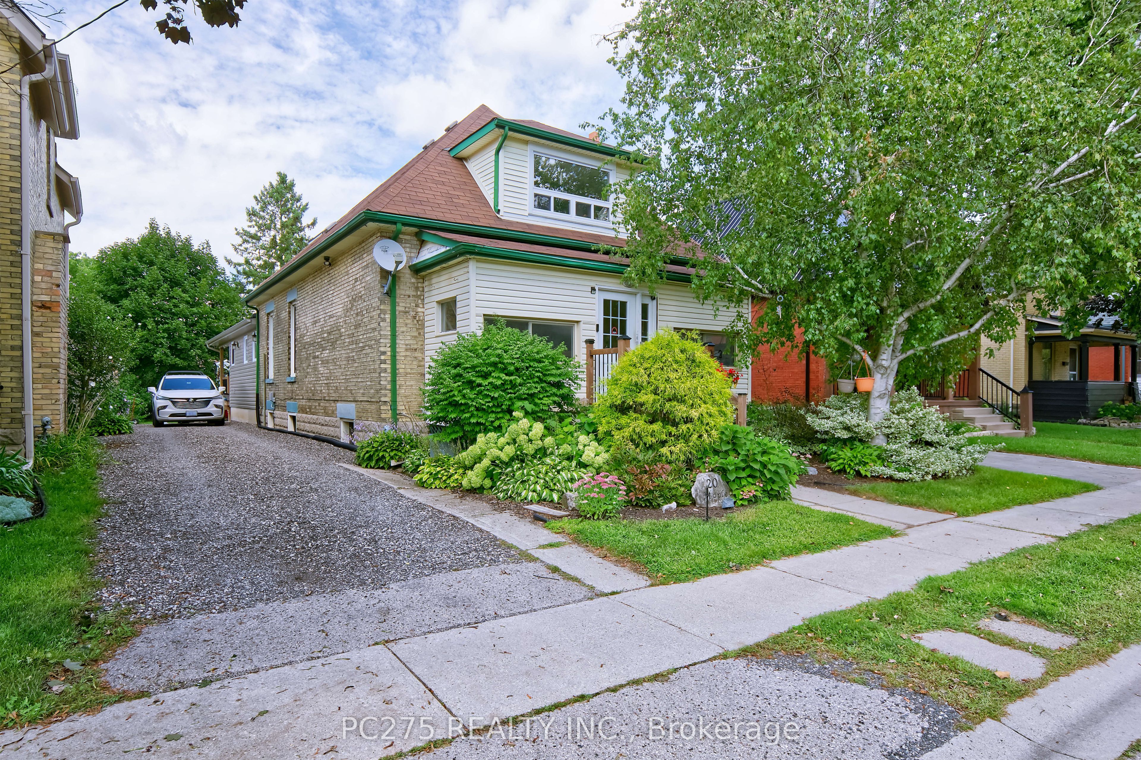 20 Maple Street Property Photo 1