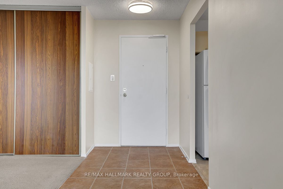 665 Bathgate Drive 1601 Property Photo 10