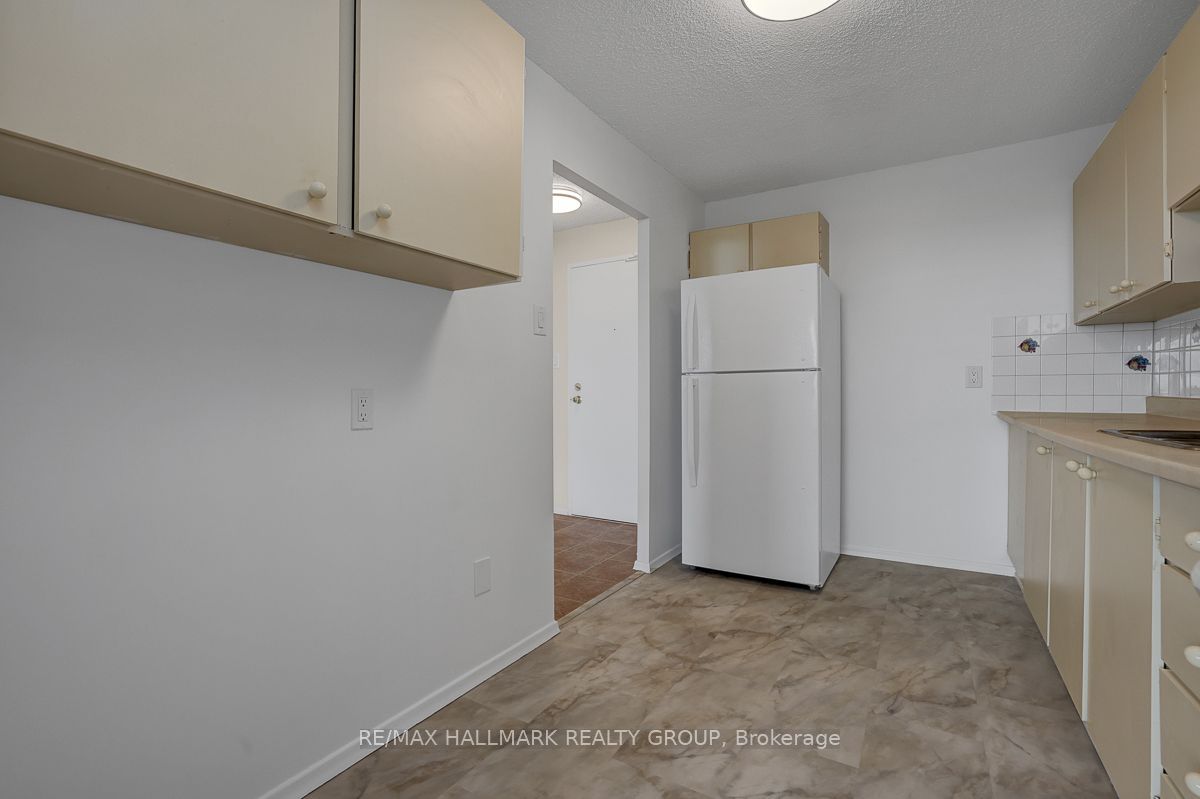 665 Bathgate Drive 1601 Property Photo 22