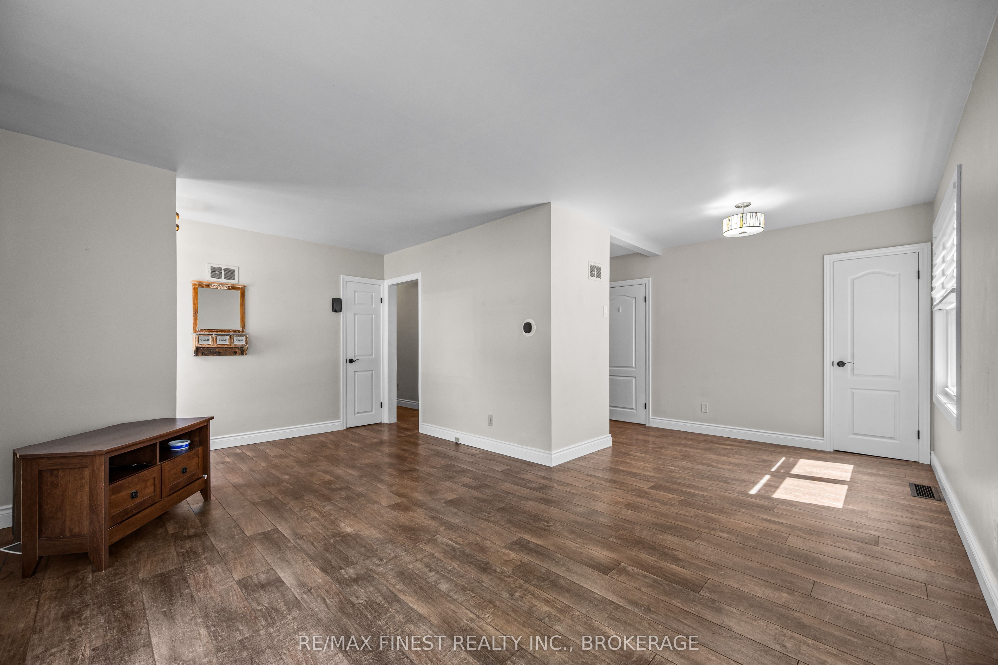 193 Hawthorne Avenue Property Photo 7
