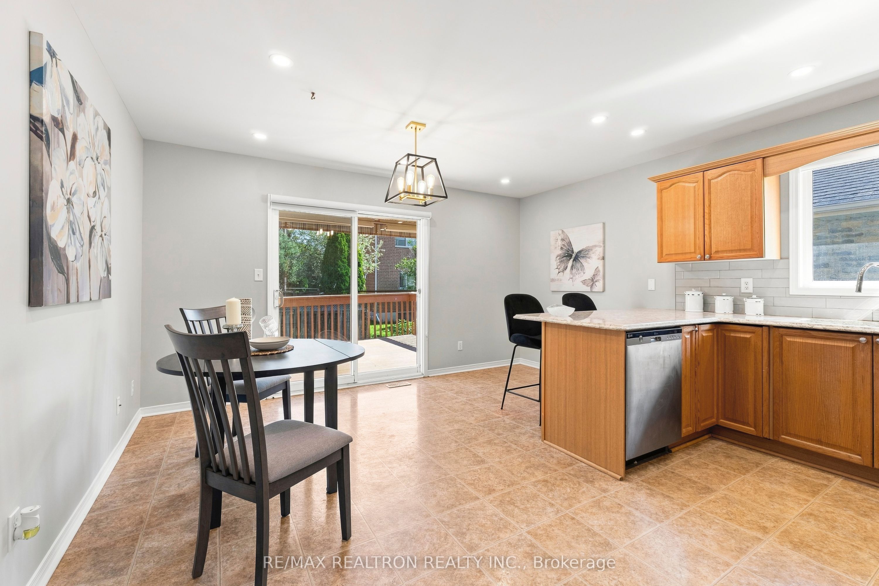 25 Linden Lane Property Photo 12