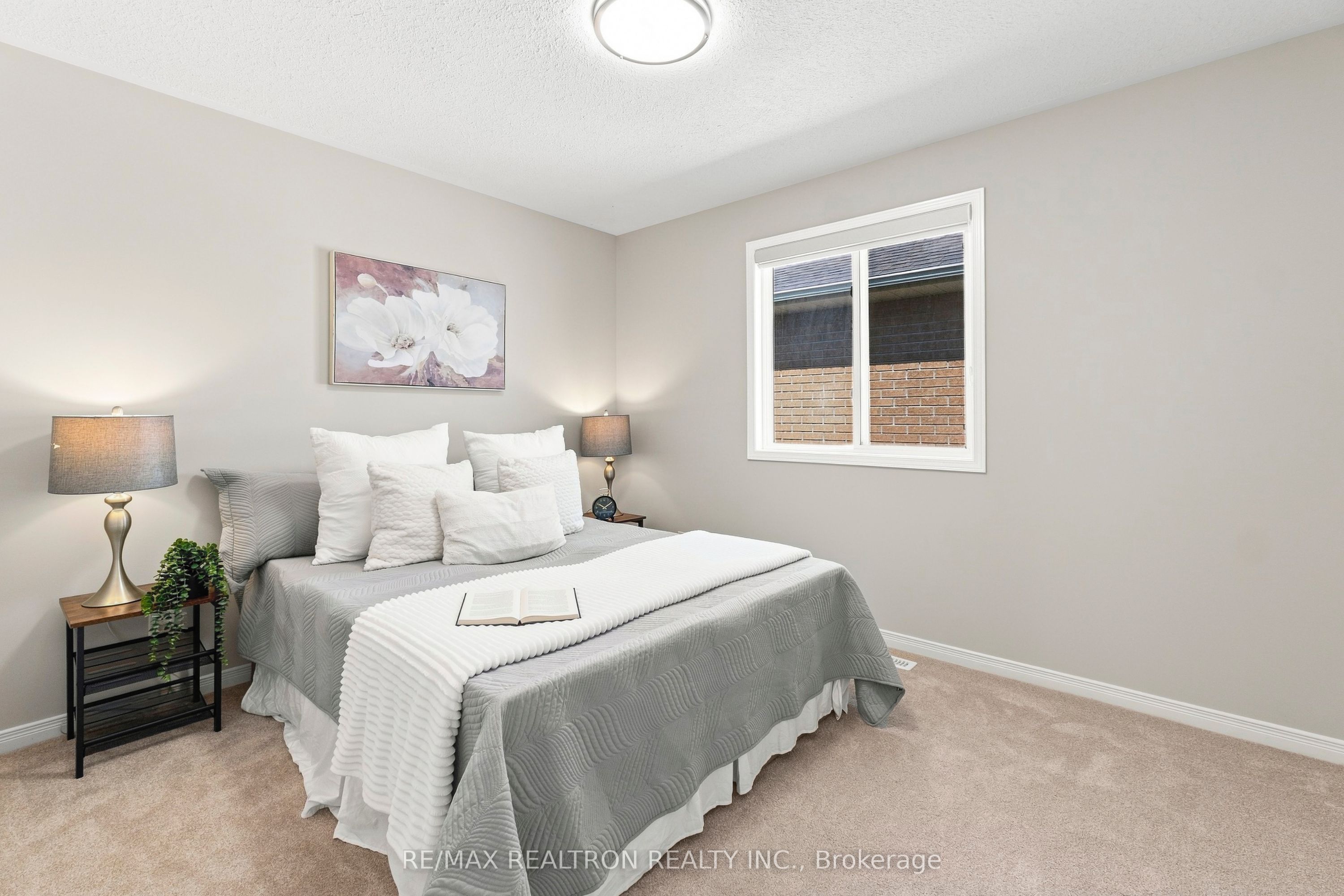 25 Linden Lane Property Photo 18