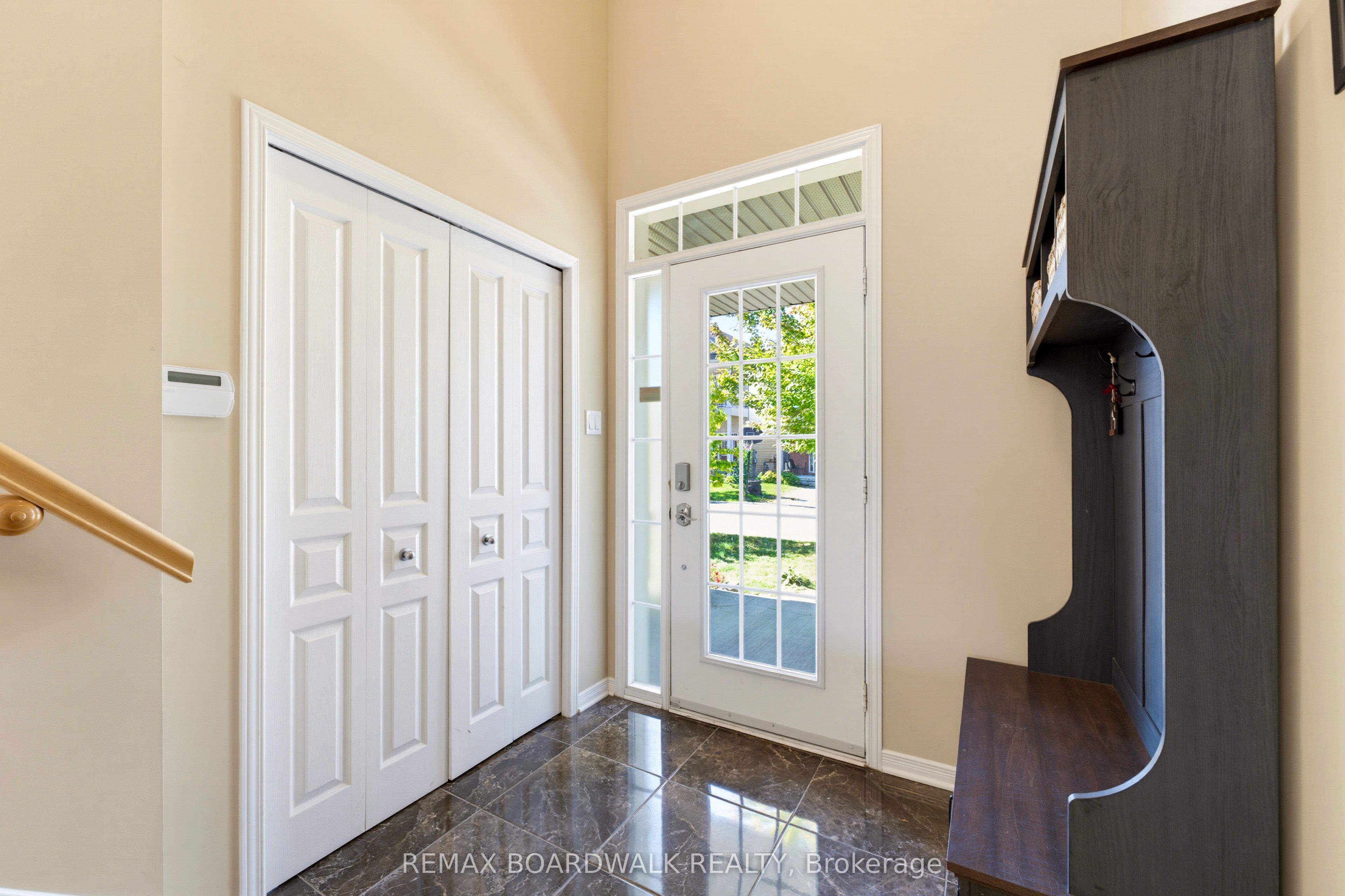 210 Broxburn Crescent Property Photo 5