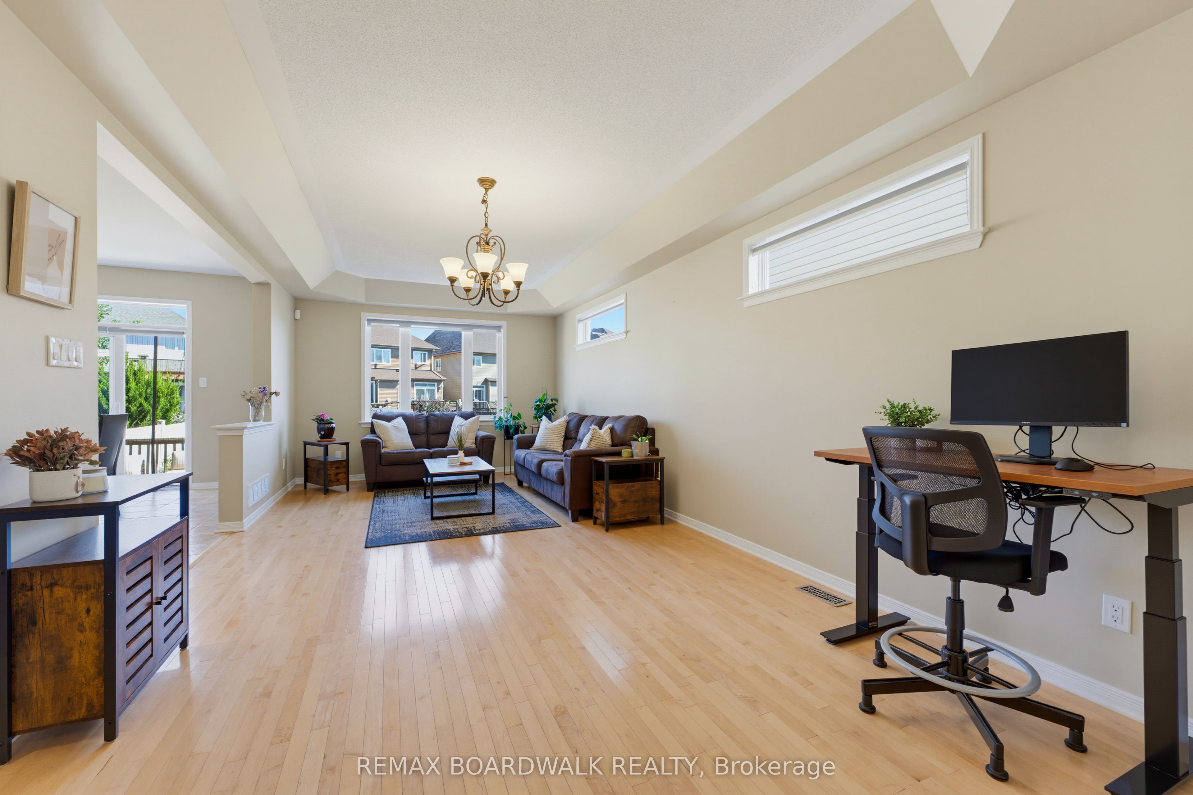 210 Broxburn Crescent Property Photo 8