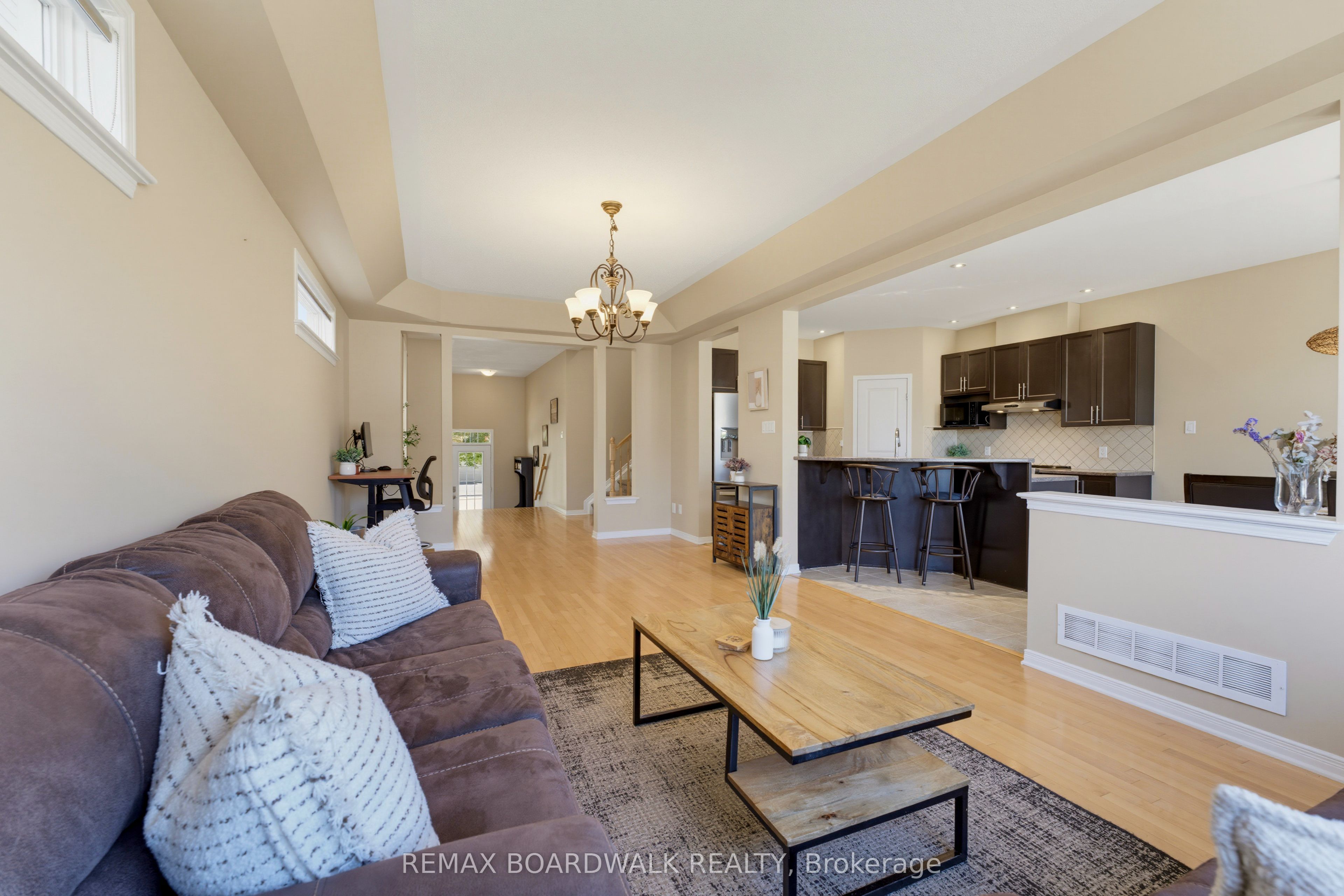 210 Broxburn Crescent Property Photo 11