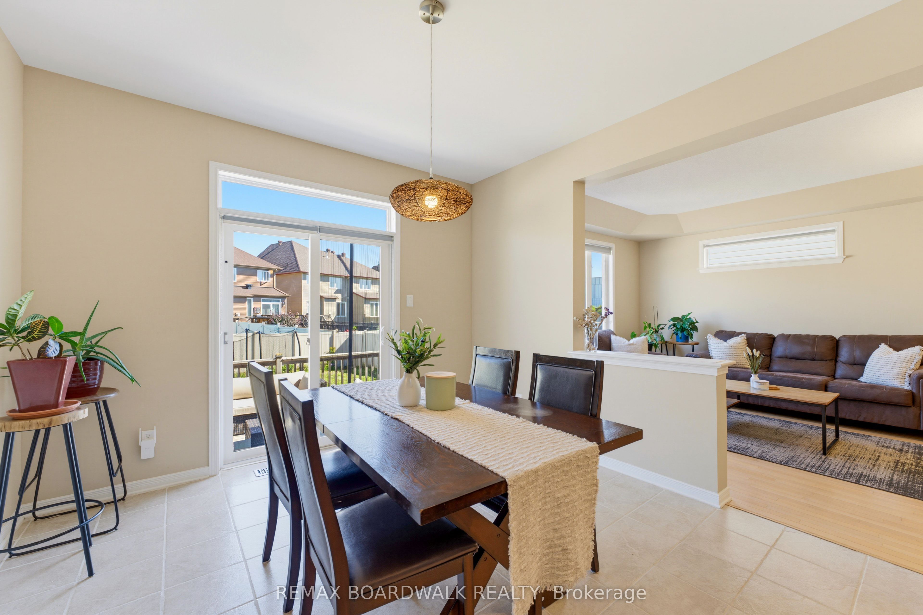 210 Broxburn Crescent Property Photo 12