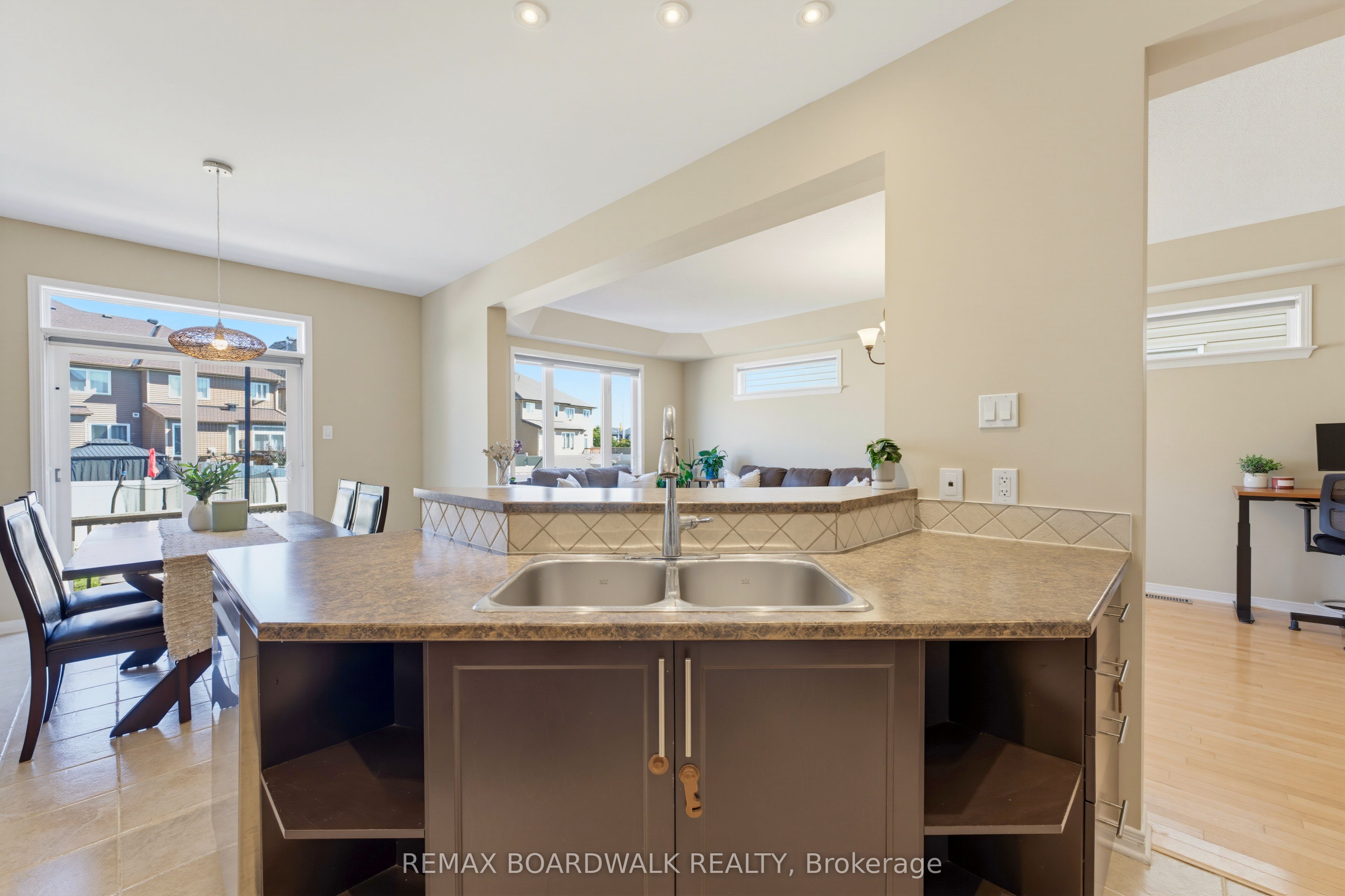 210 Broxburn Crescent Property Photo 18