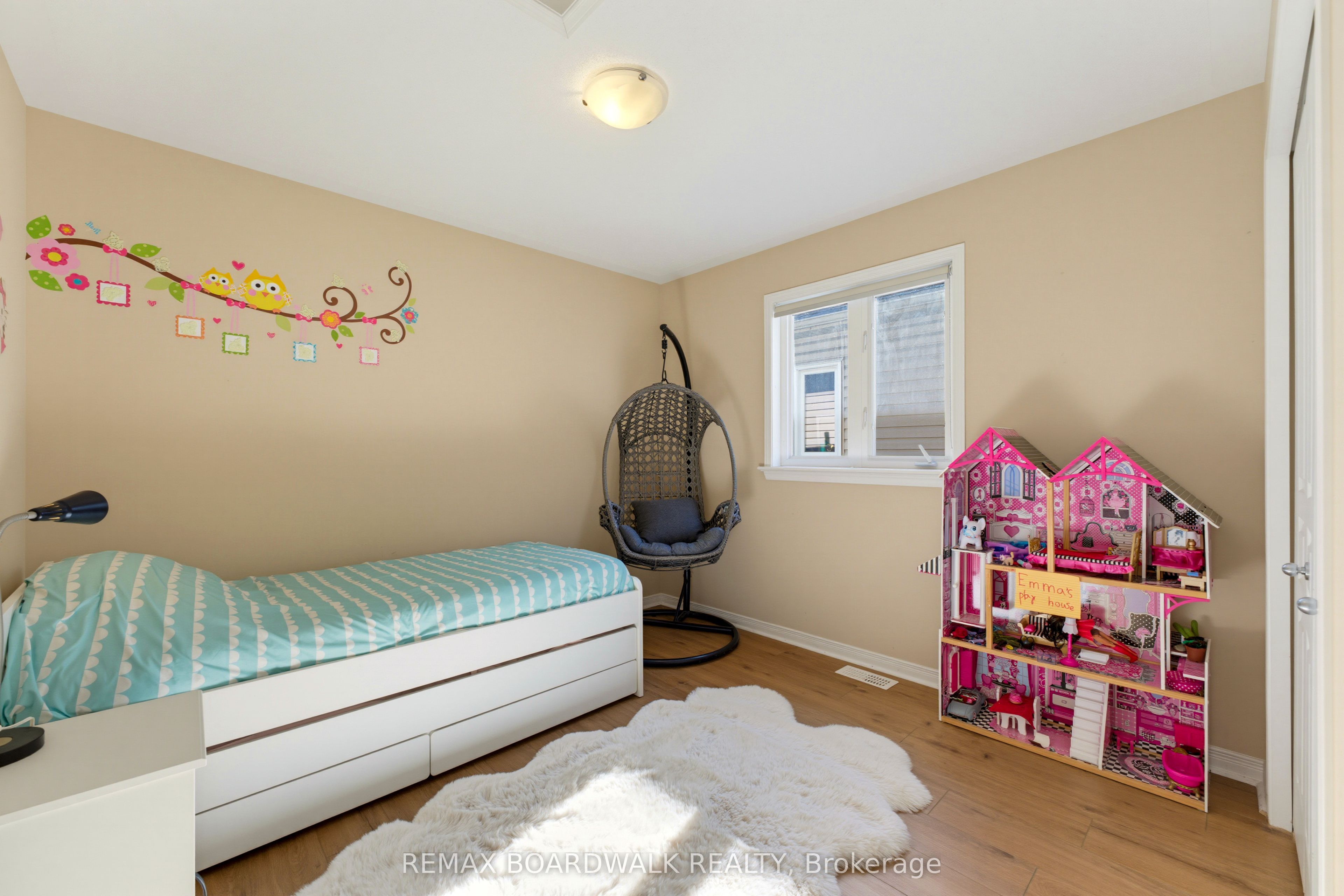 210 Broxburn Crescent Property Photo 33