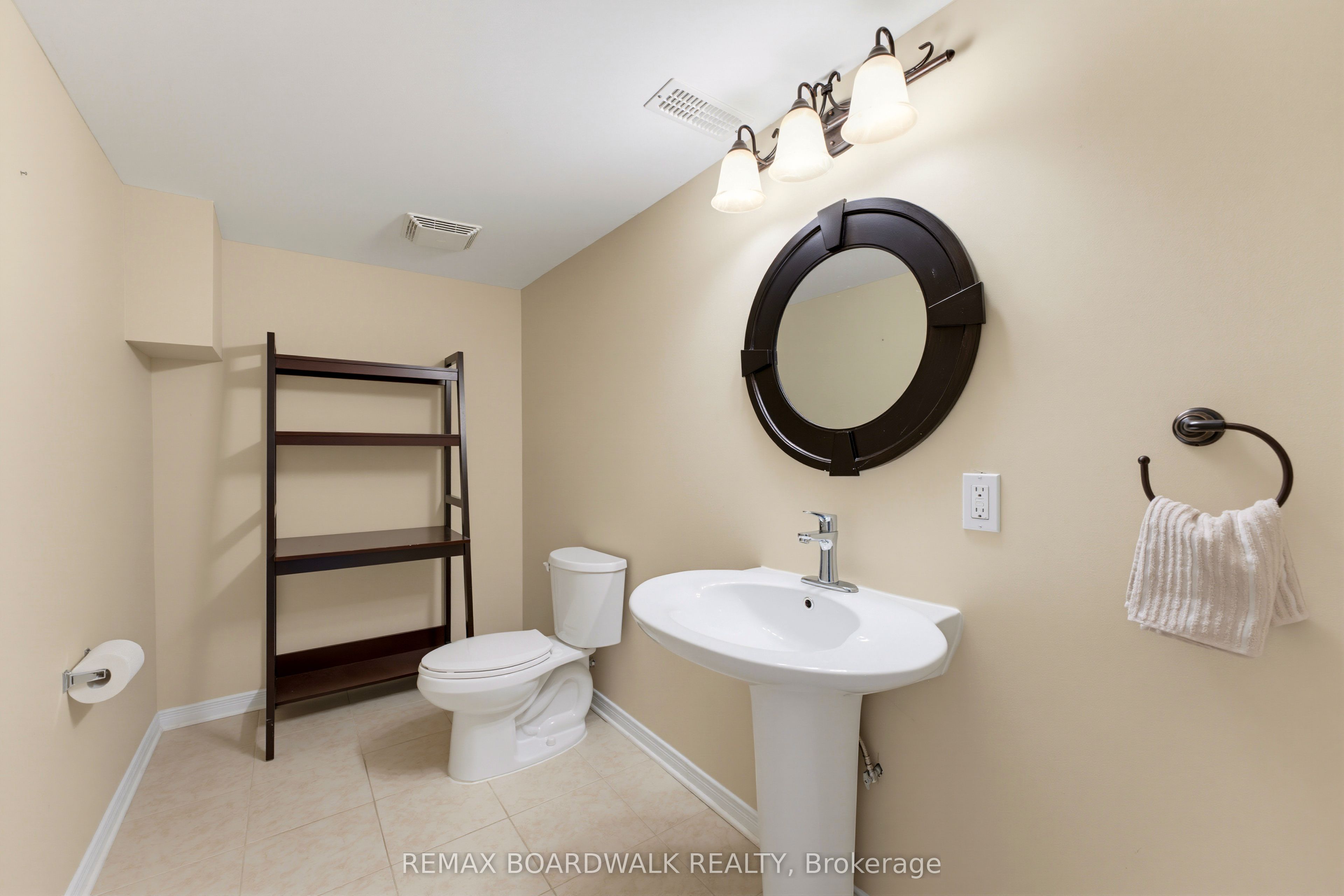 210 Broxburn Crescent Property Photo 39
