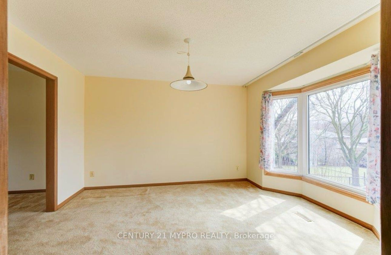 27 Walmer Gardens Property Photo 9