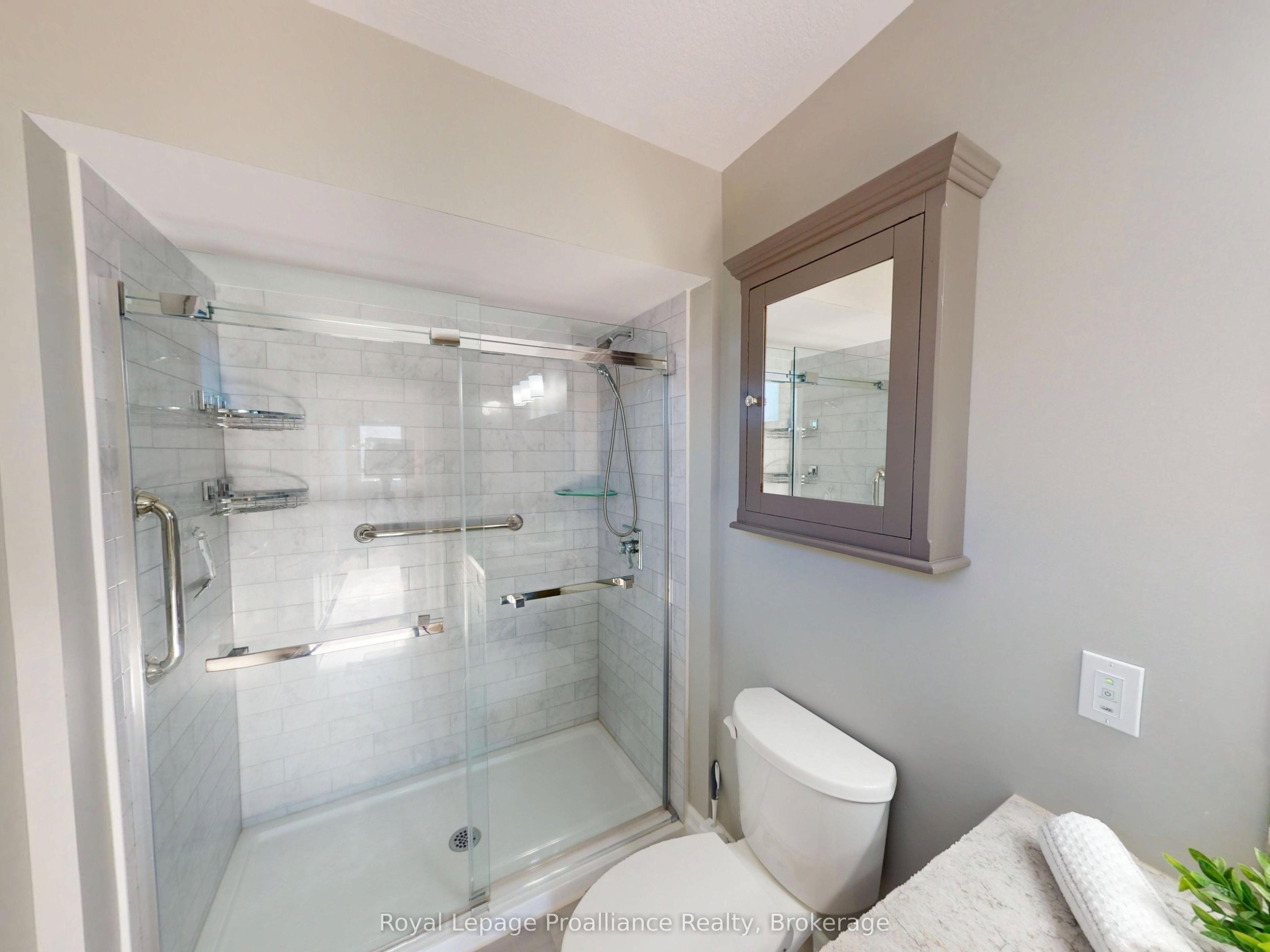 38 Mercedes Drive Property Photo 17